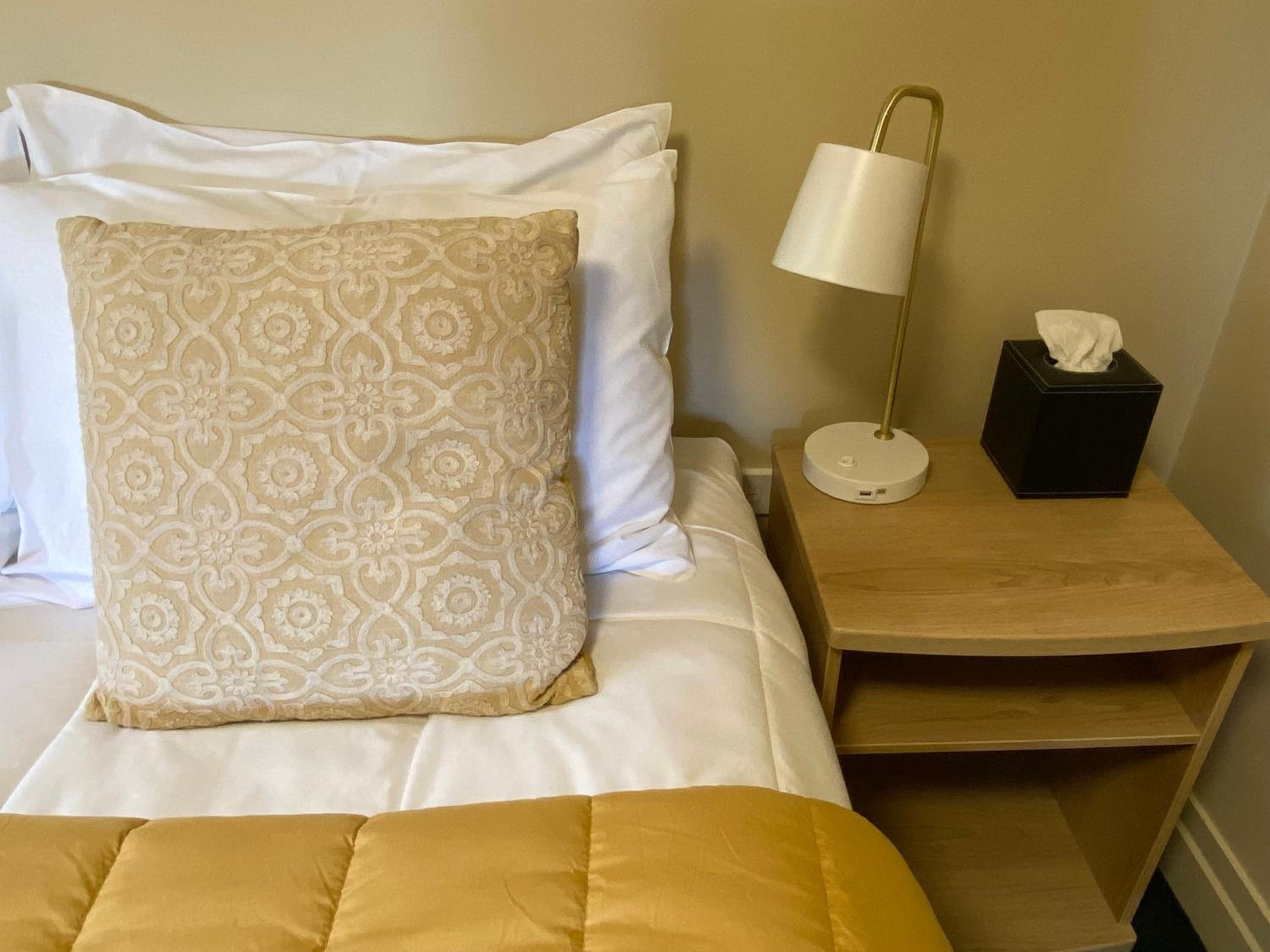 Queen Suite with Spa Bath photo 1