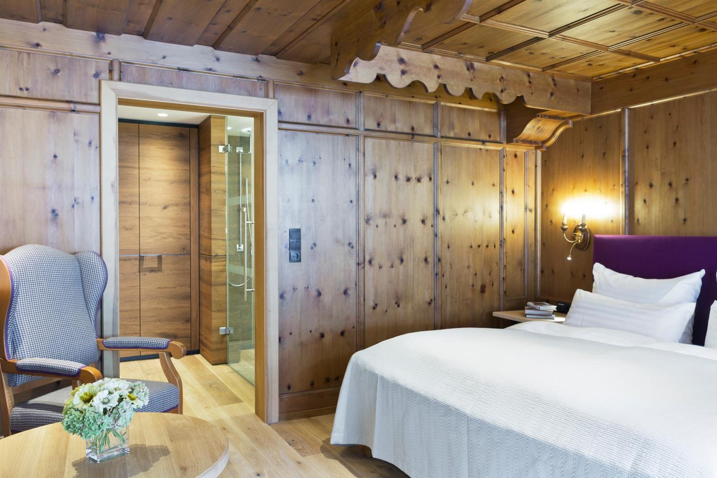 Budget Double Room - breakfast only - Snowbombing Special photo 2