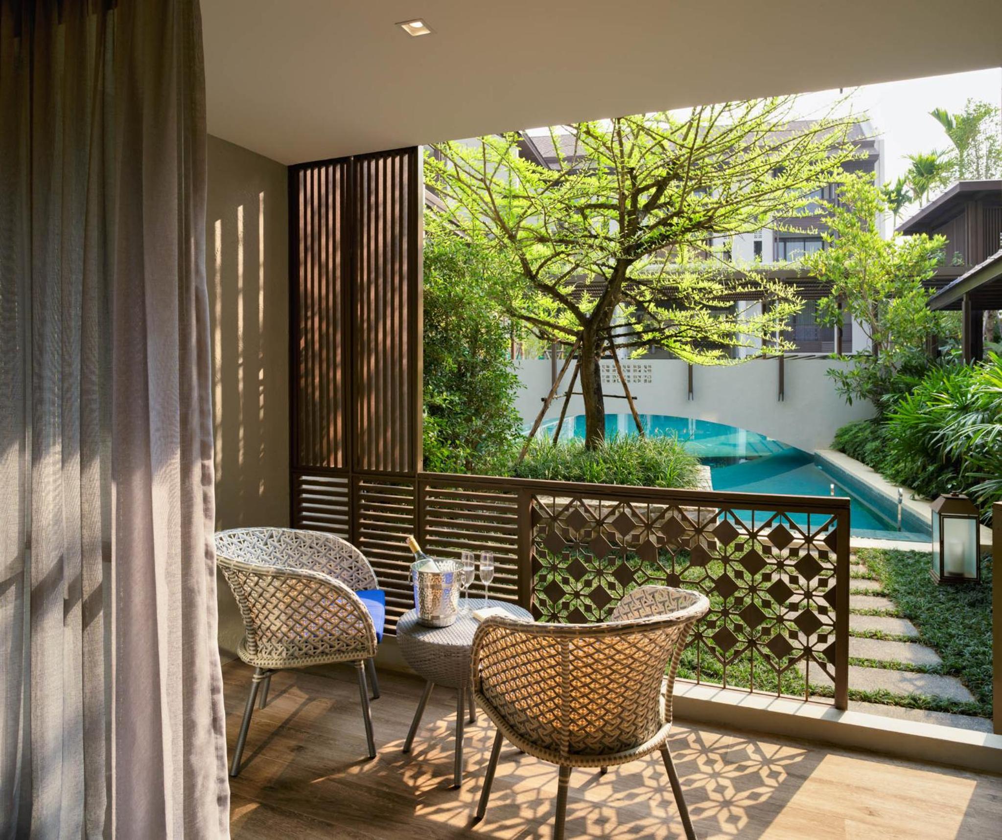 Deluxe Pool Access (Adult Only) photo 3