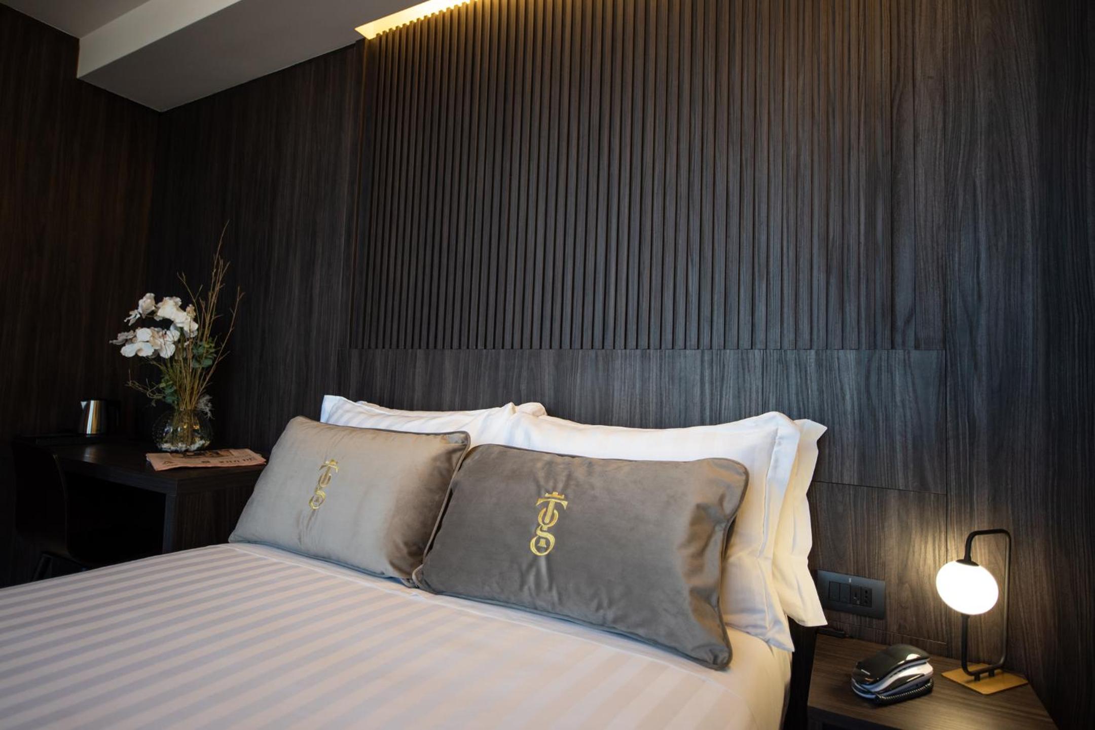 Superior Double or Twin Room photo 2