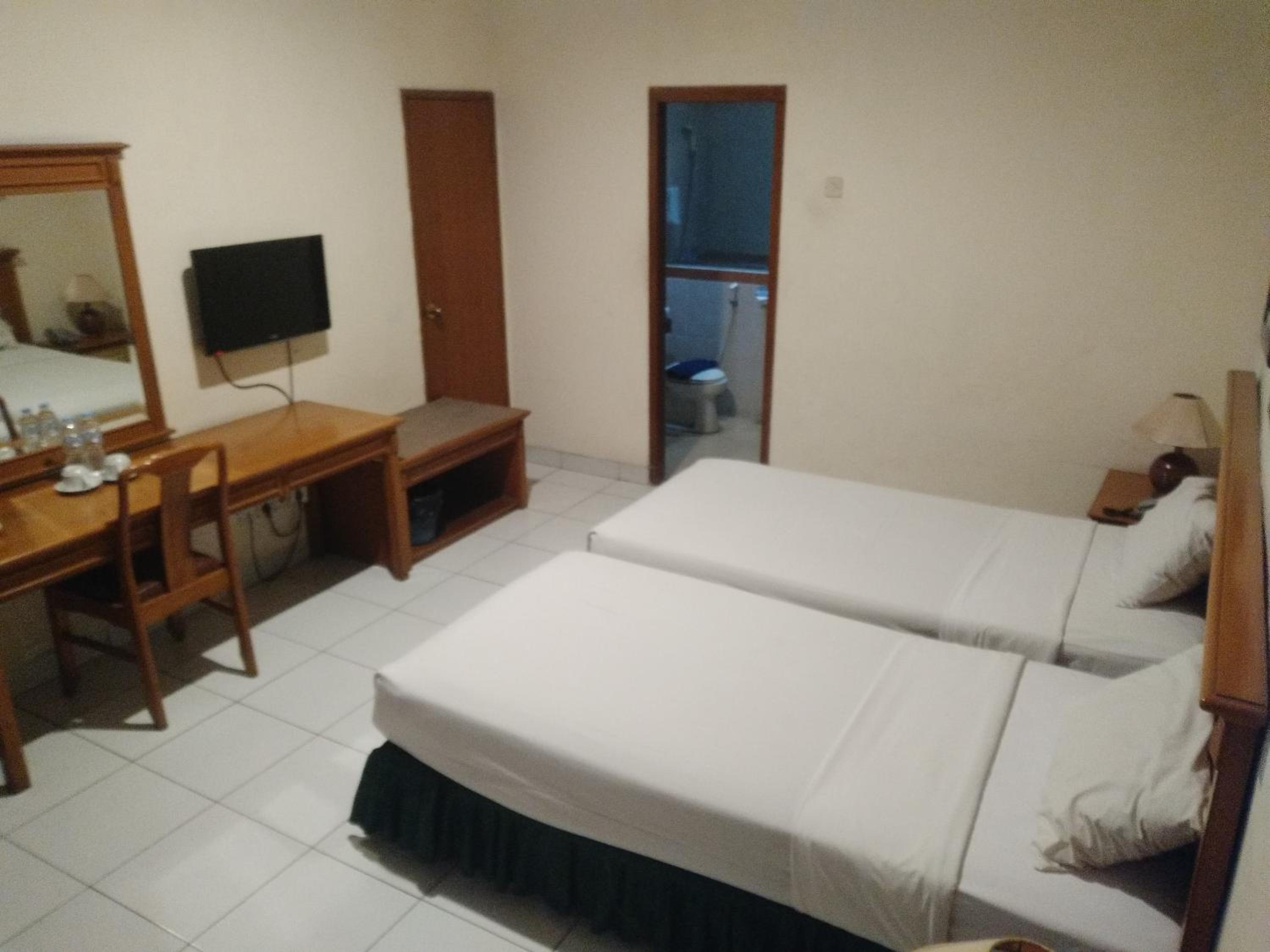 Budget Twin Room - Room only photo 3
