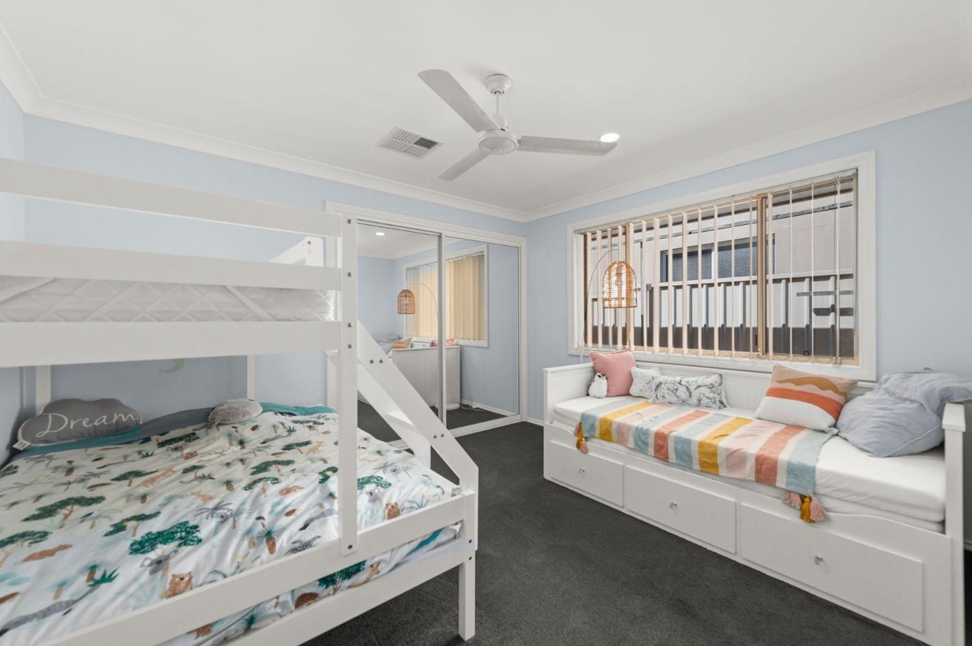 Three-Bedroom House photo 2