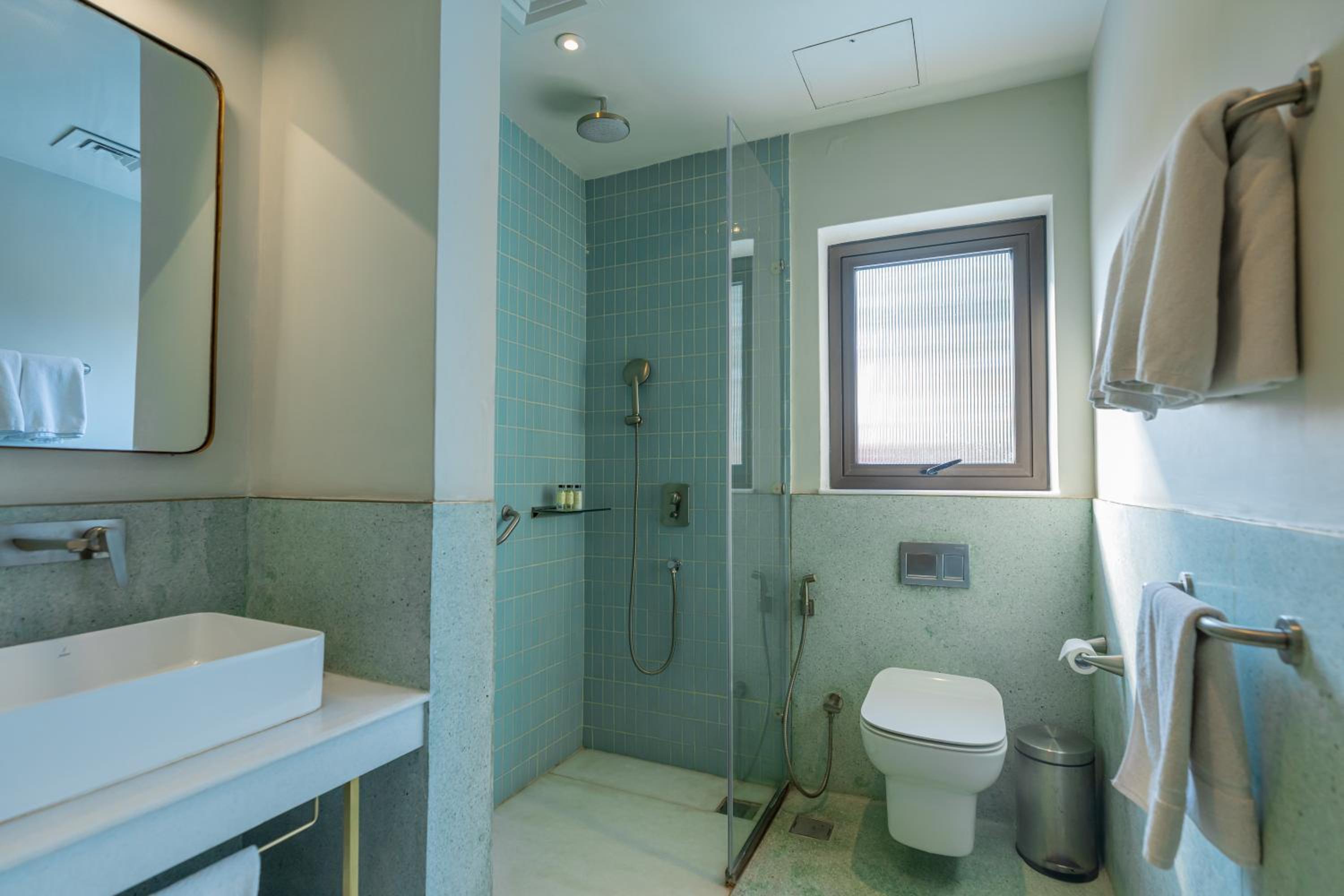 Deluxe Double or Twin Room with River View - Photo 9