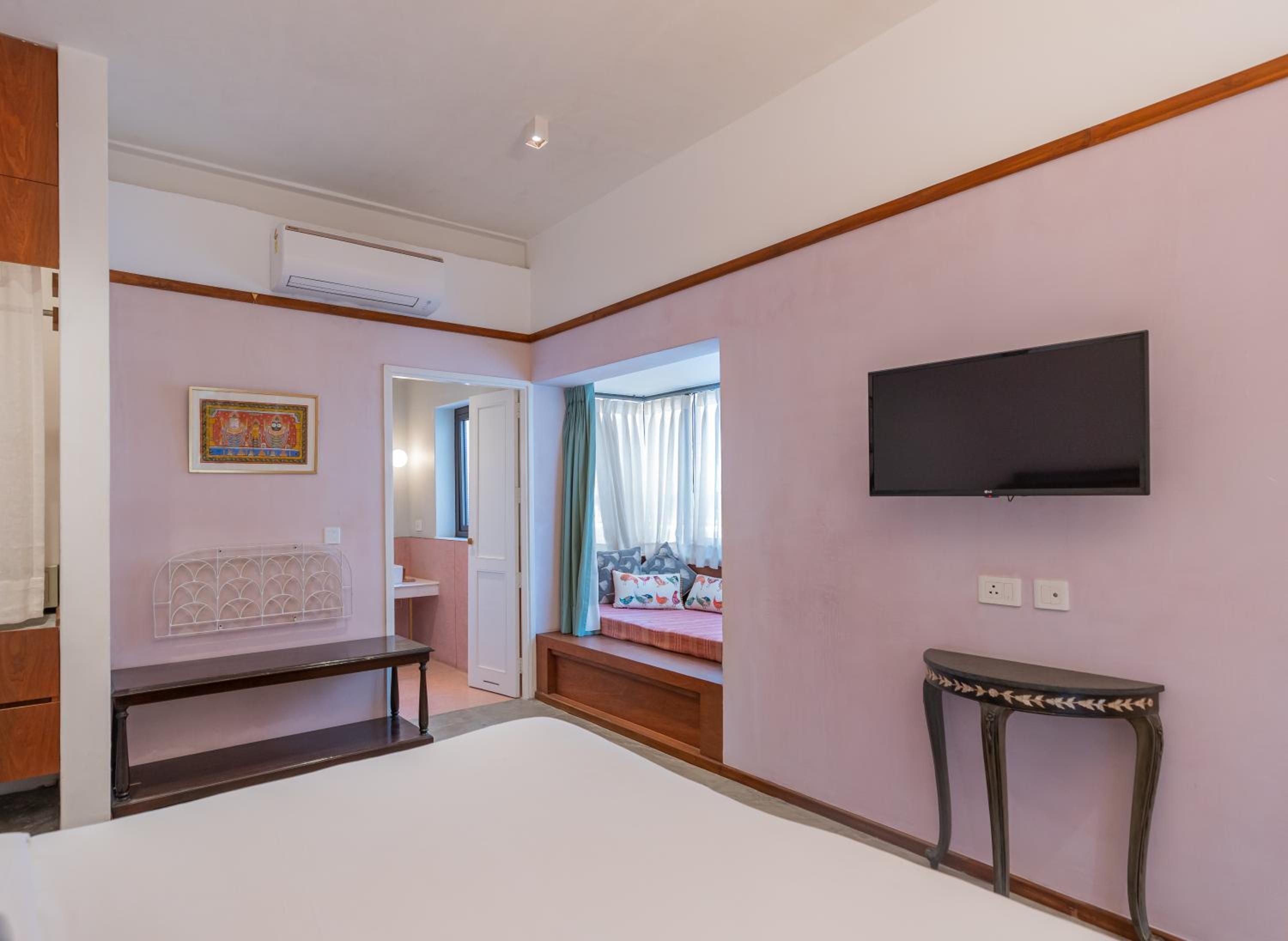 Deluxe Double or Twin Room with River View - Photo 7