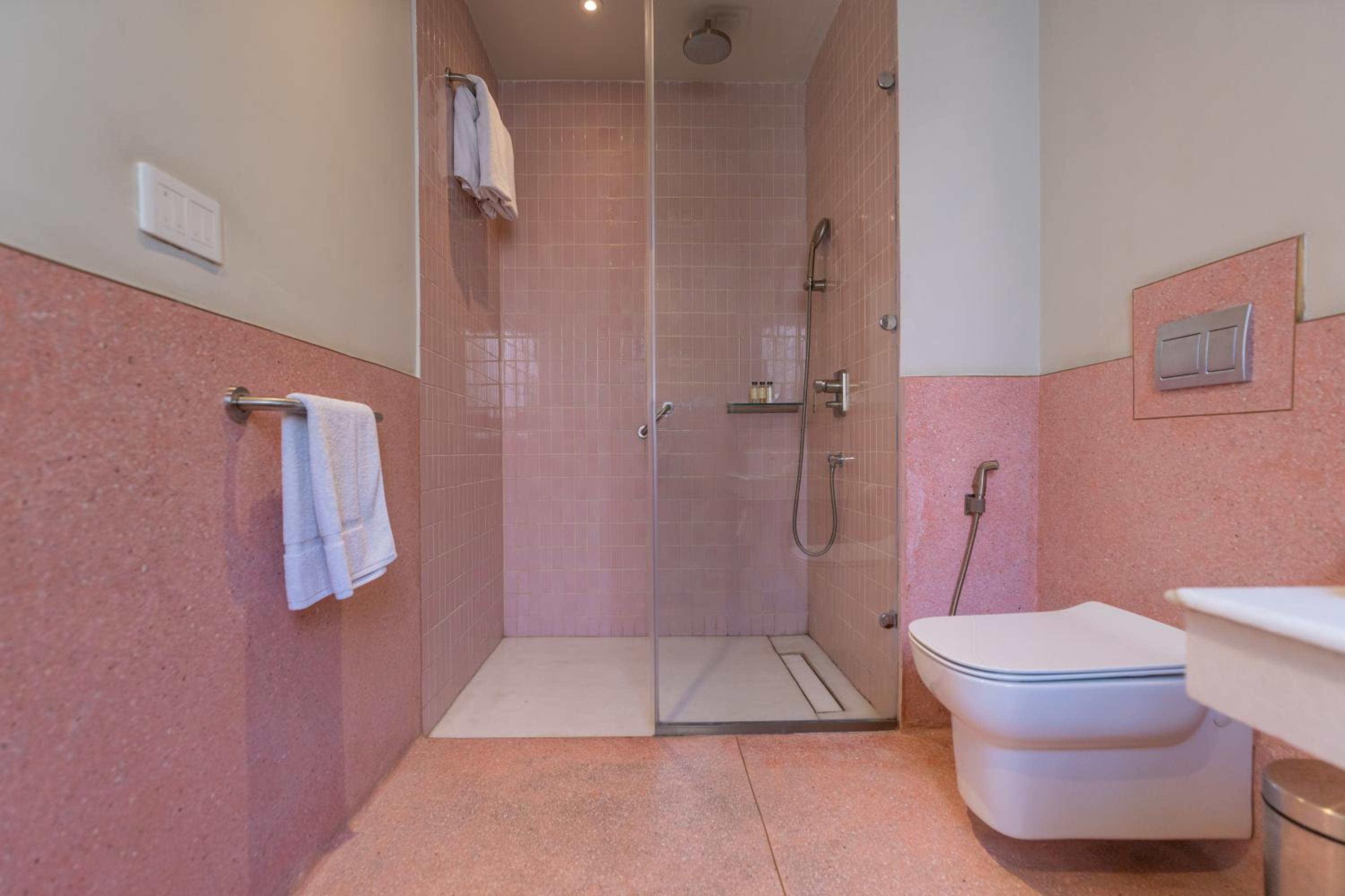 Deluxe Double or Twin Room with River View - Photo 6