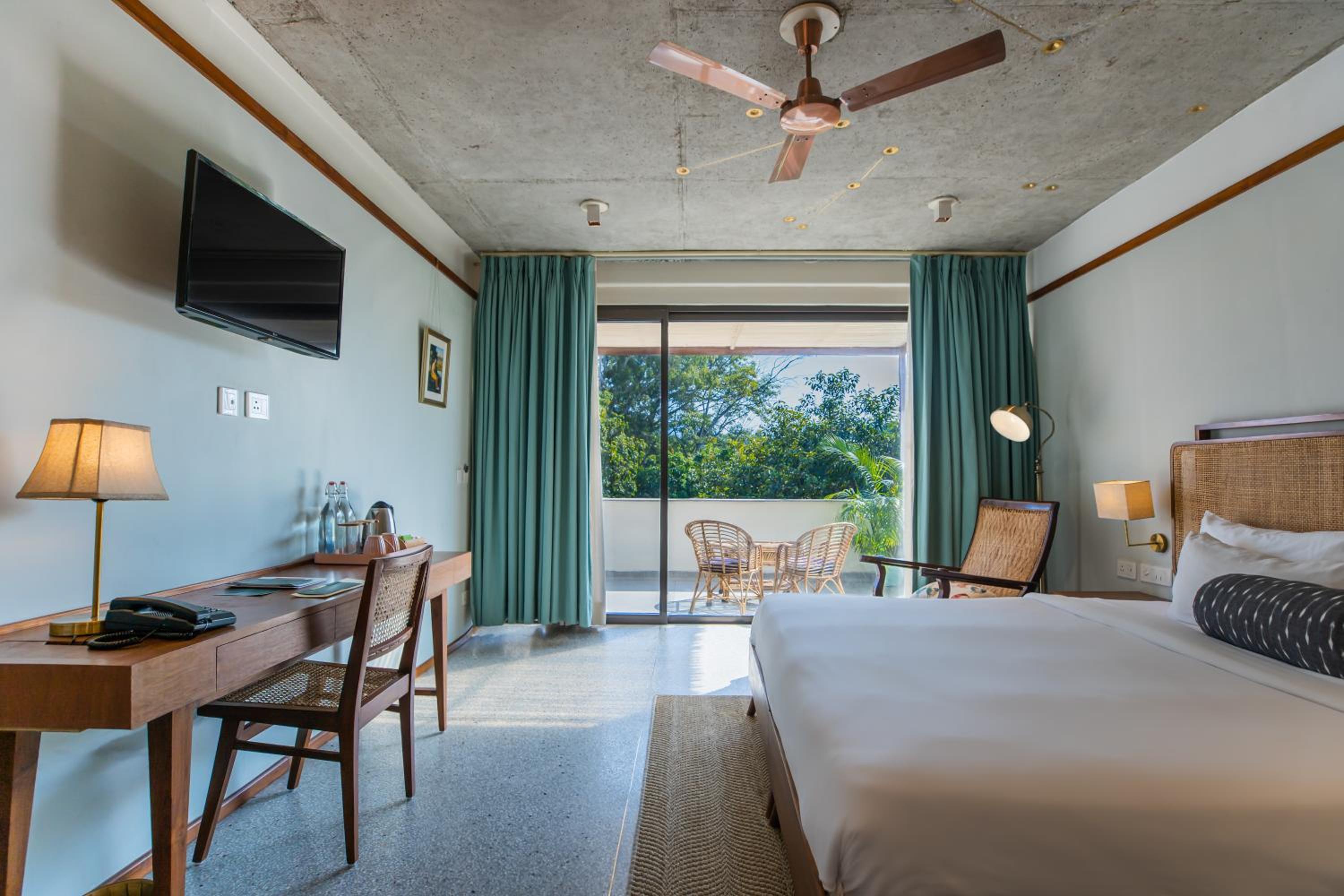 Deluxe Double or Twin Room with River View - Photo 1