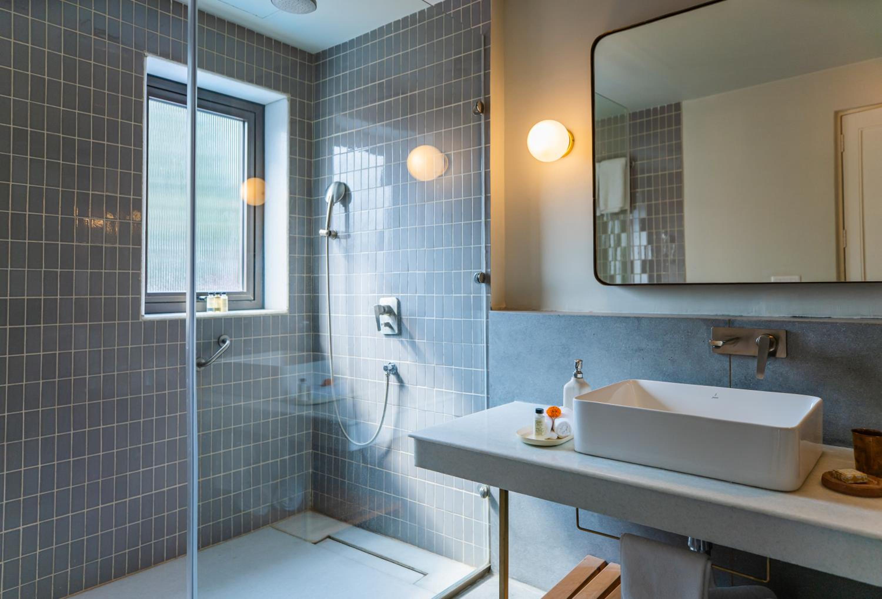 Deluxe Double or Twin Room with River View - Photo 13