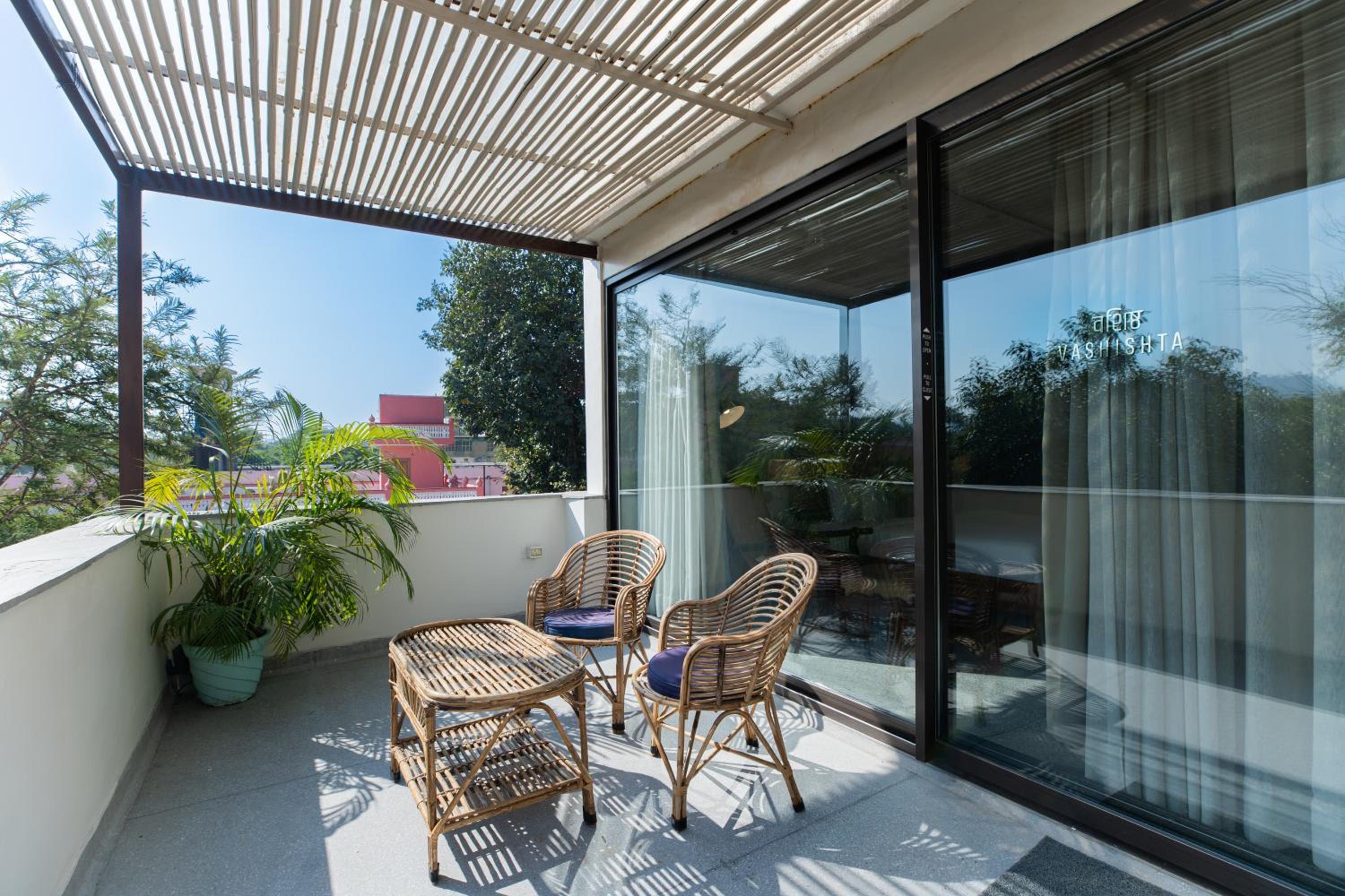 Deluxe Double or Twin Room with River View - Photo 12