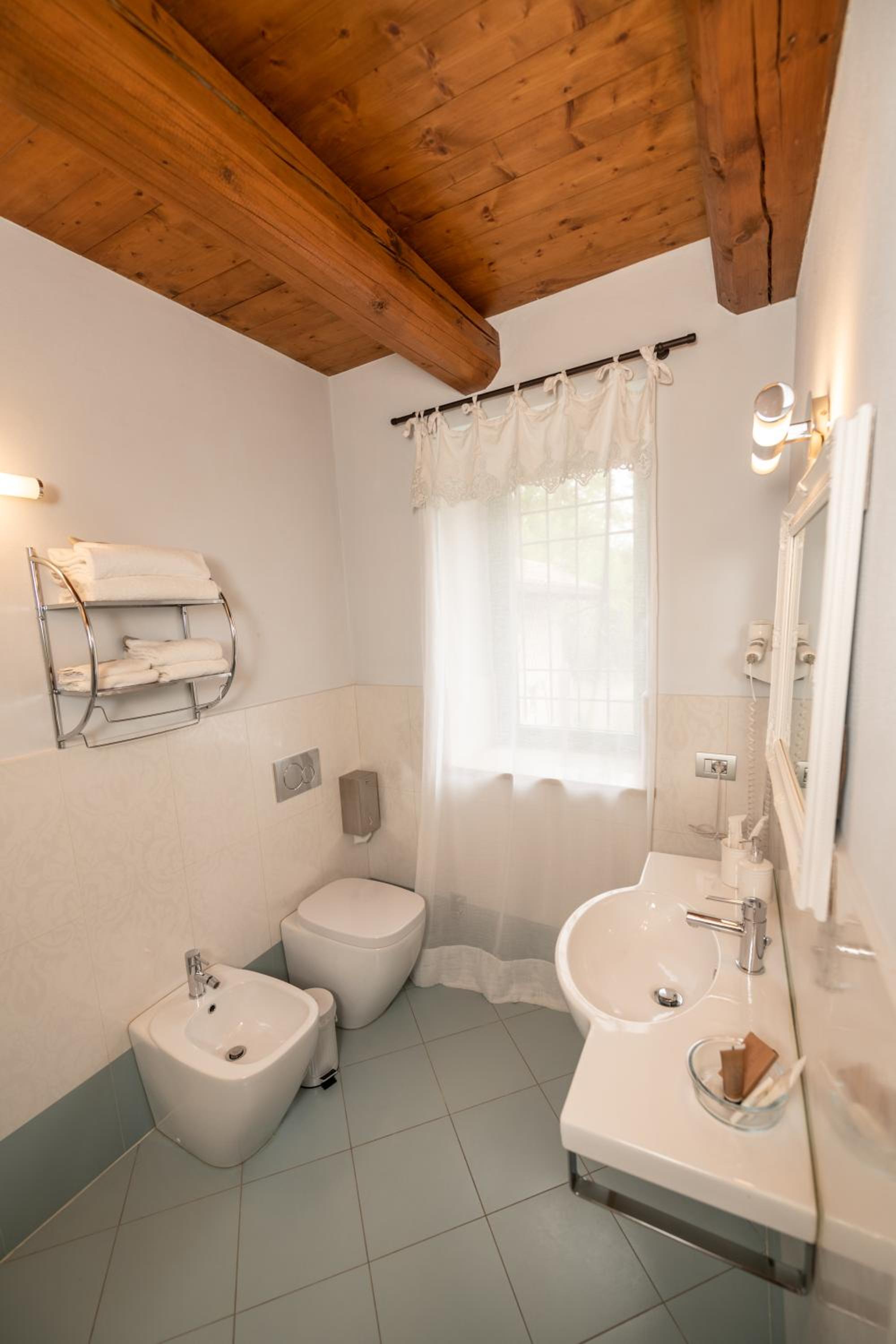 Triple Room with Private Bathroom - Photo 4