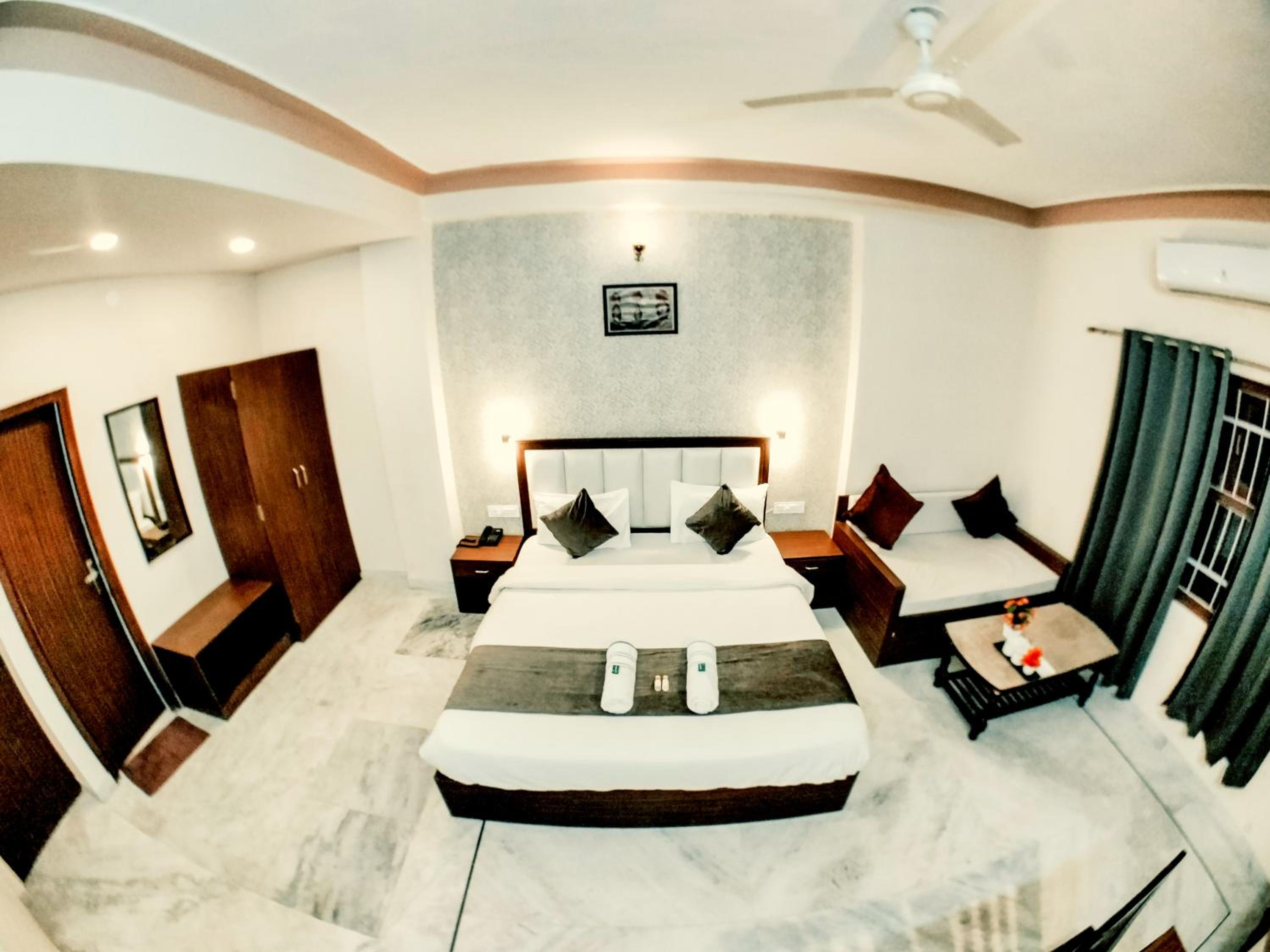 Deluxe Suite photo 1