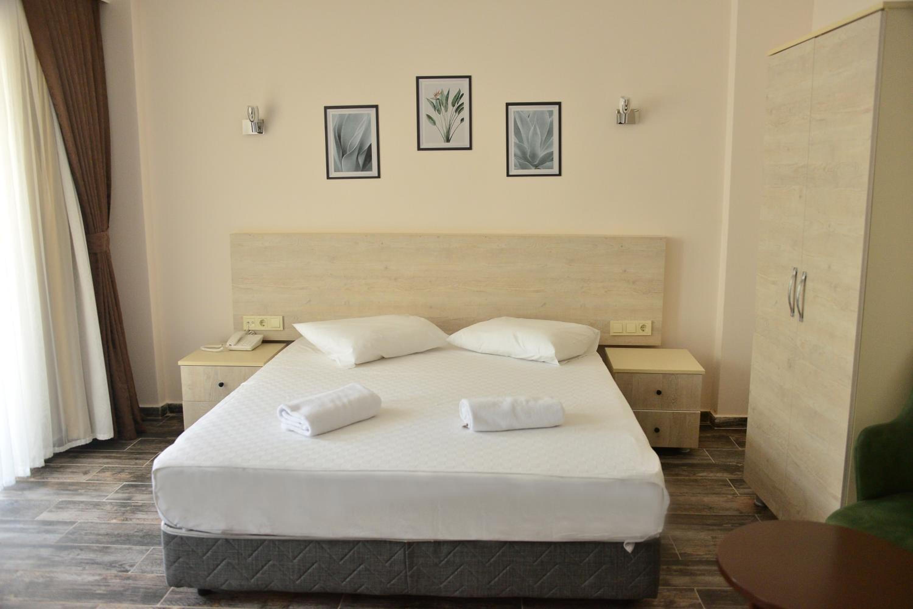 Double Room - Photo 9