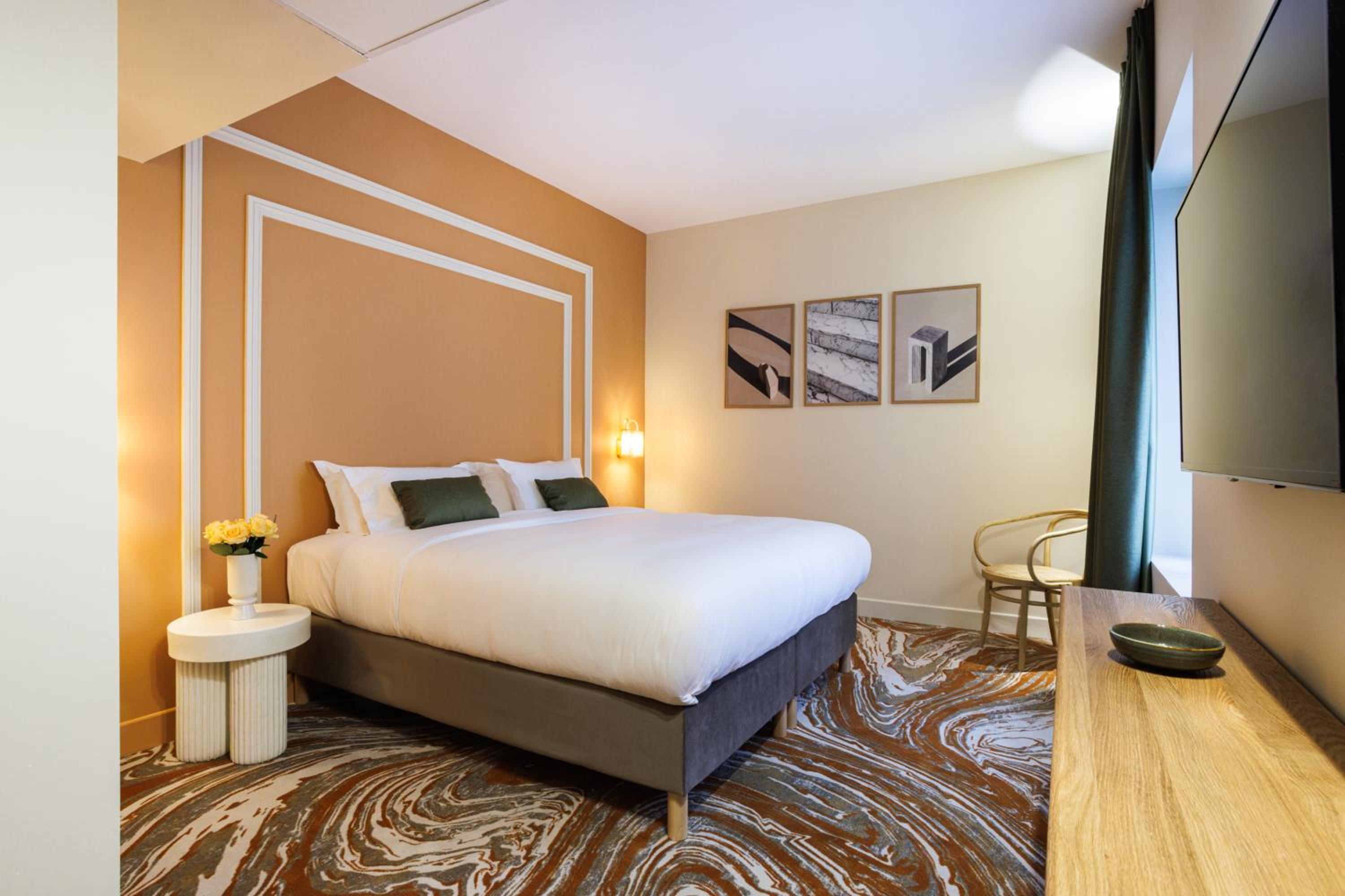 Junior King Suite photo 1