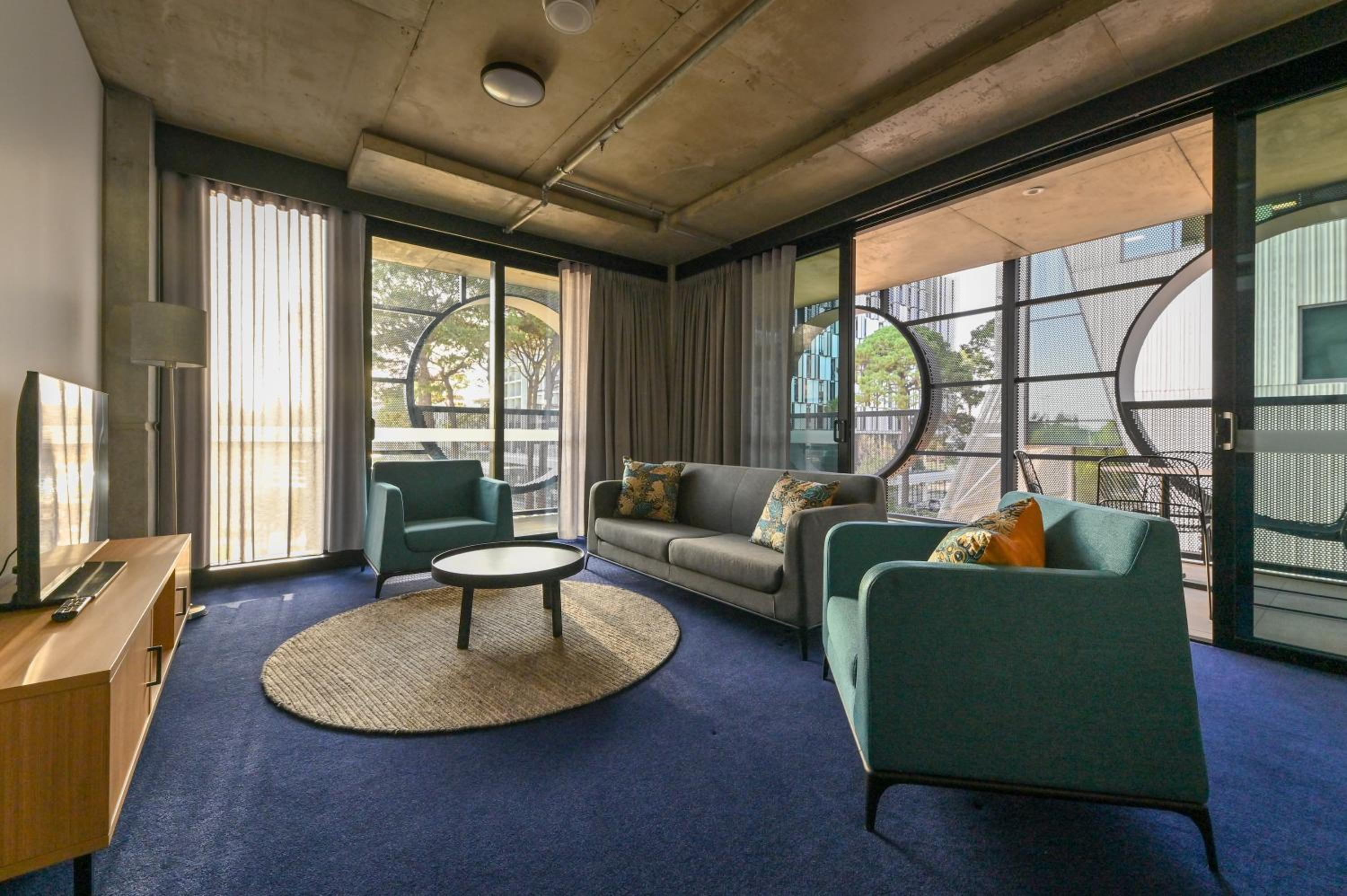 Two-Bedroom Suite - Photo 3