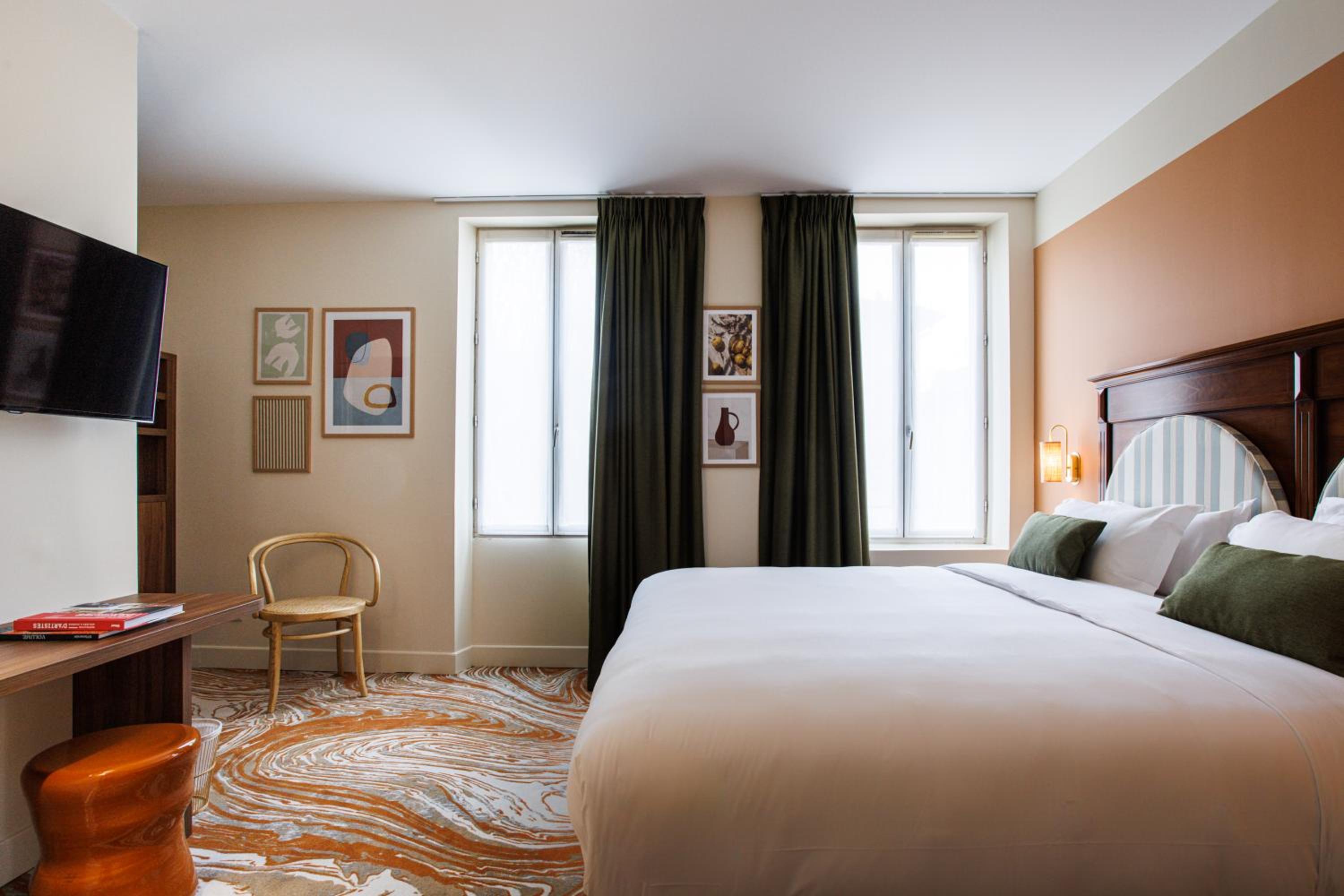 Deluxe King Room photo 3