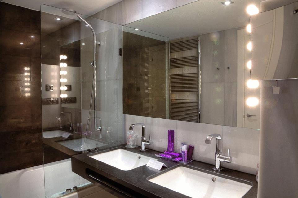Double or Twin Room - Photo 2