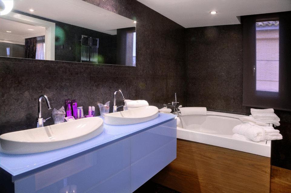 Suite Deluxe Suite Deluxe