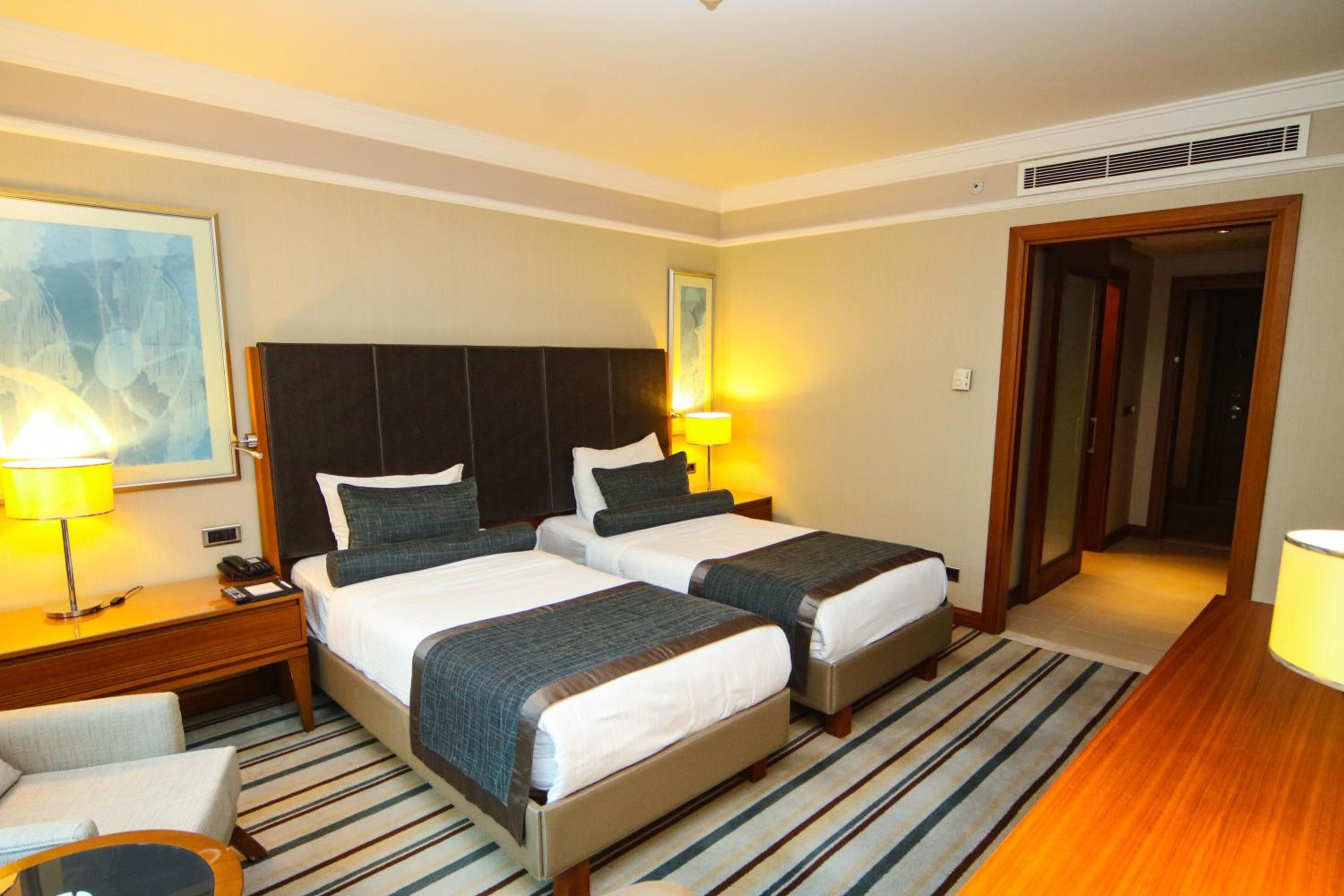 Deluxe Twin Room - Photo 2