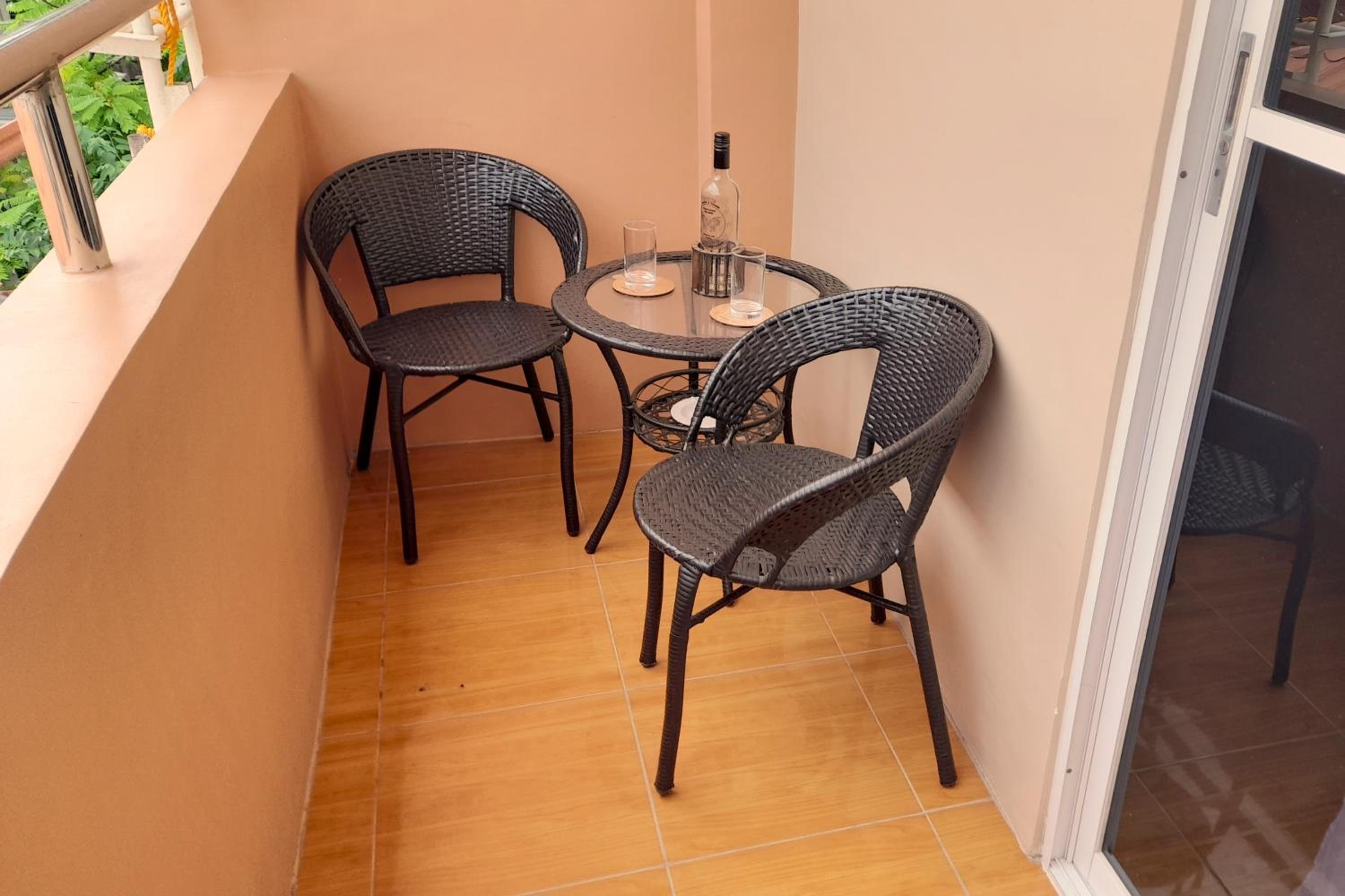 Double Room with Balcony - Photo 10