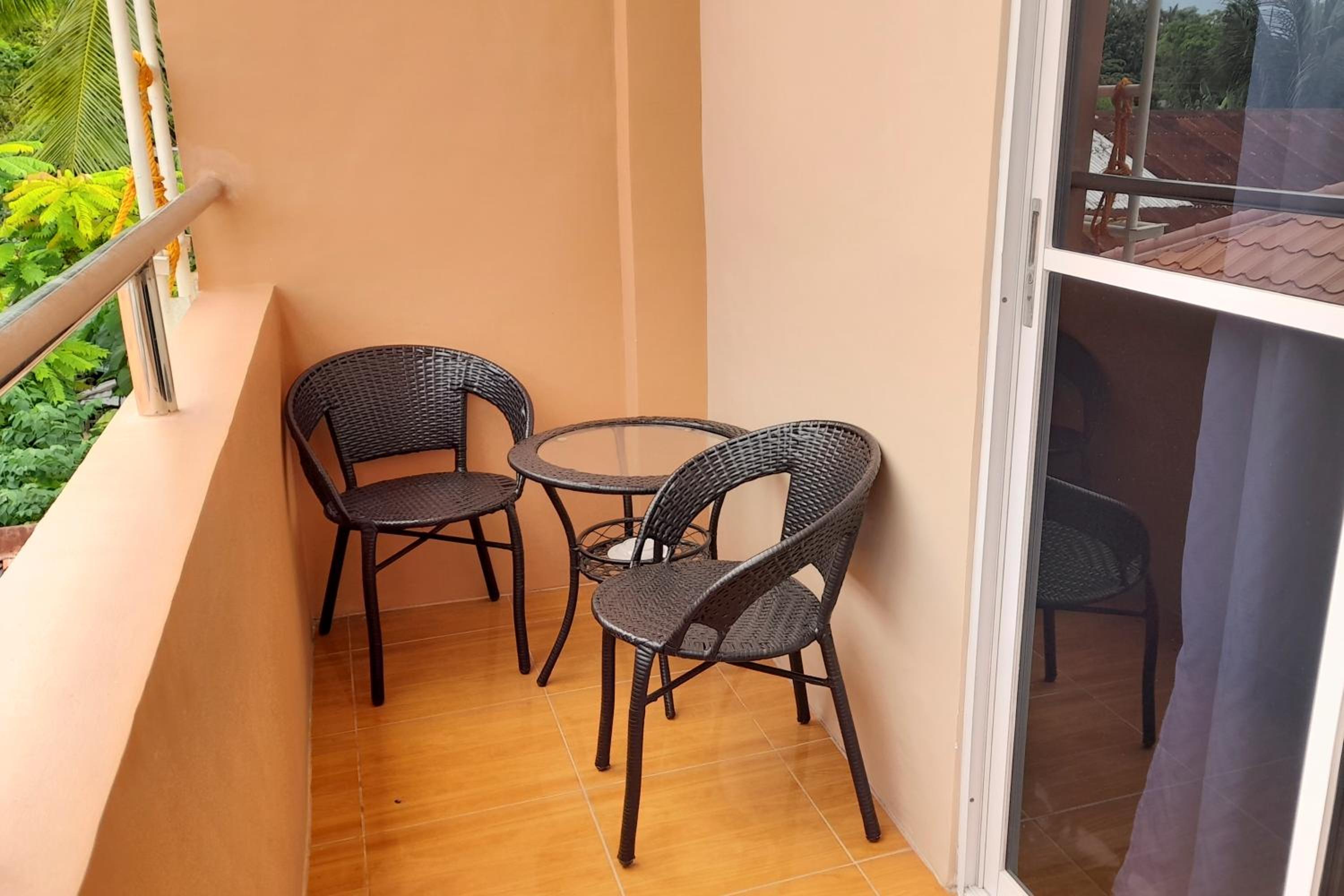 Double Room with Balcony - Photo 21