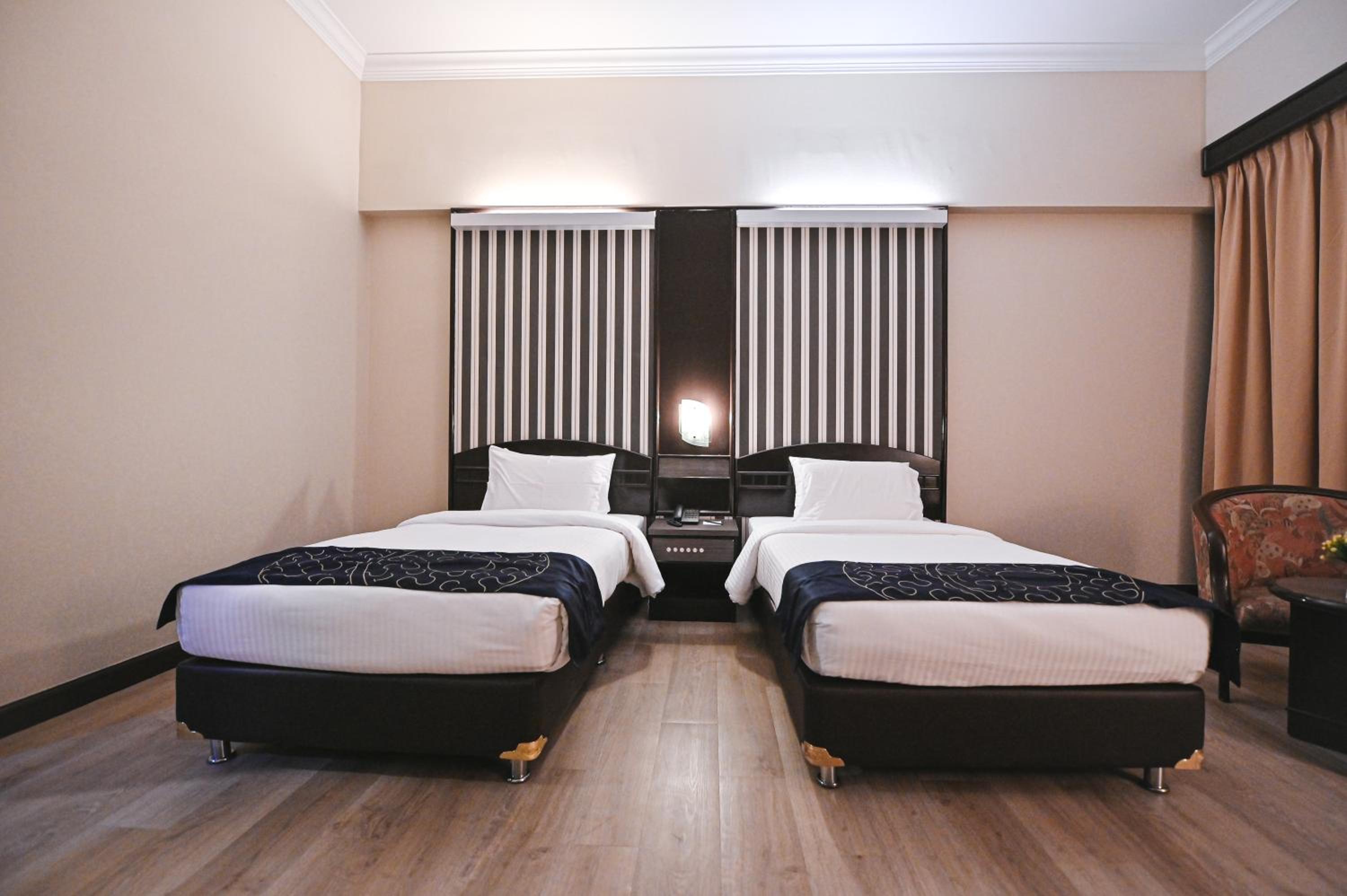 Standard Twin Room - Photo 1