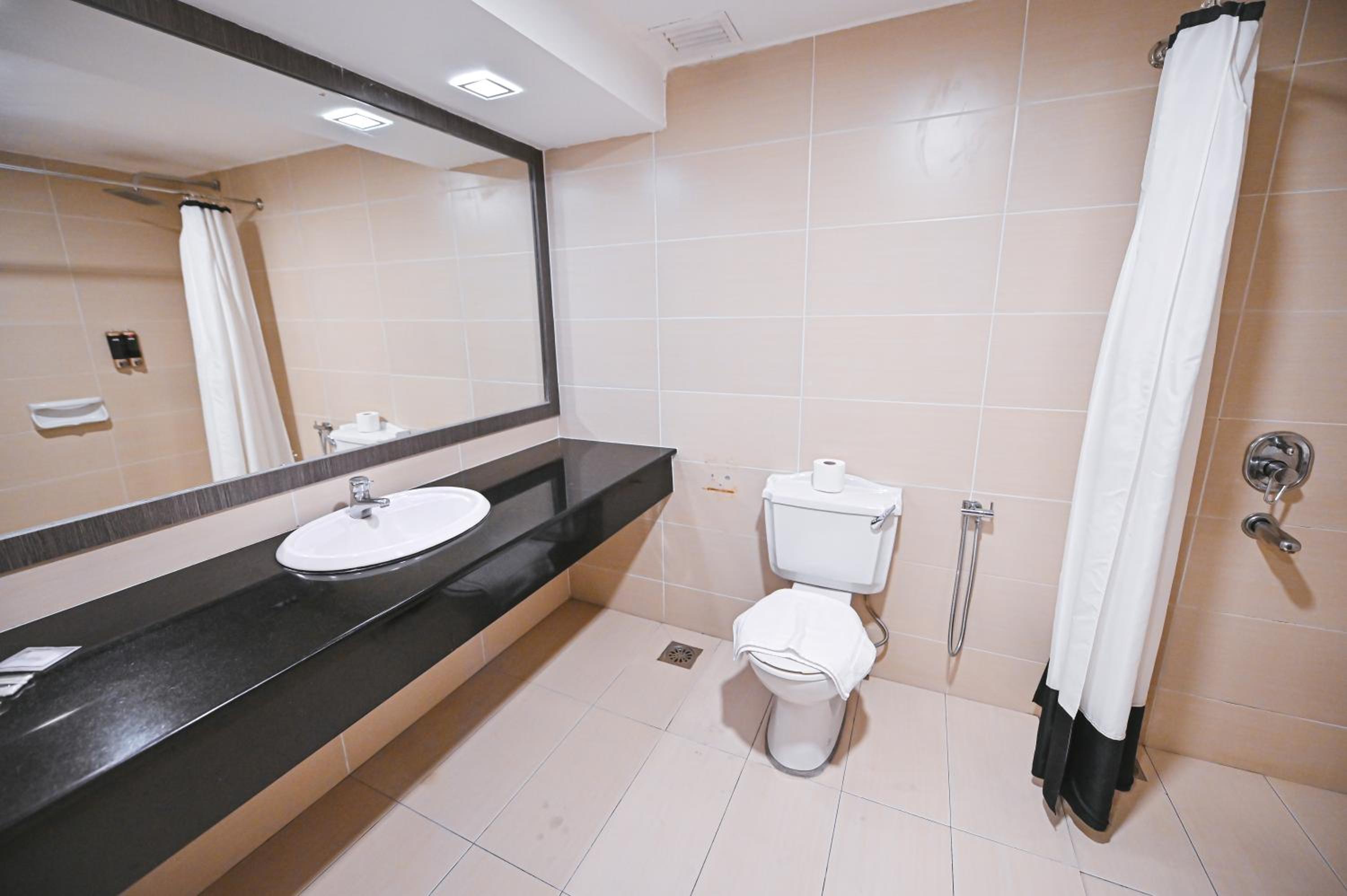Standard Twin Room - Photo 3