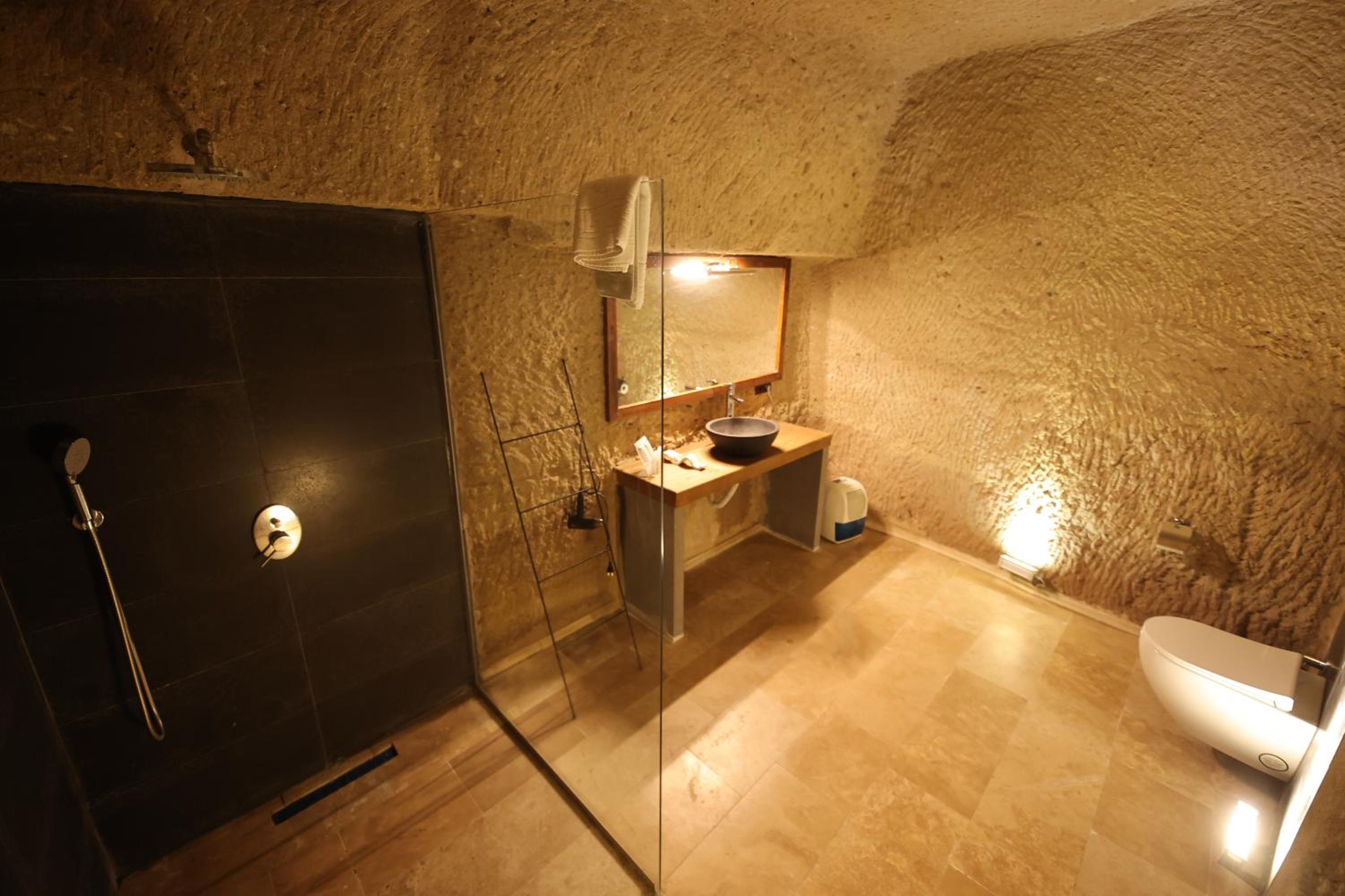 King Suite - Photo 6