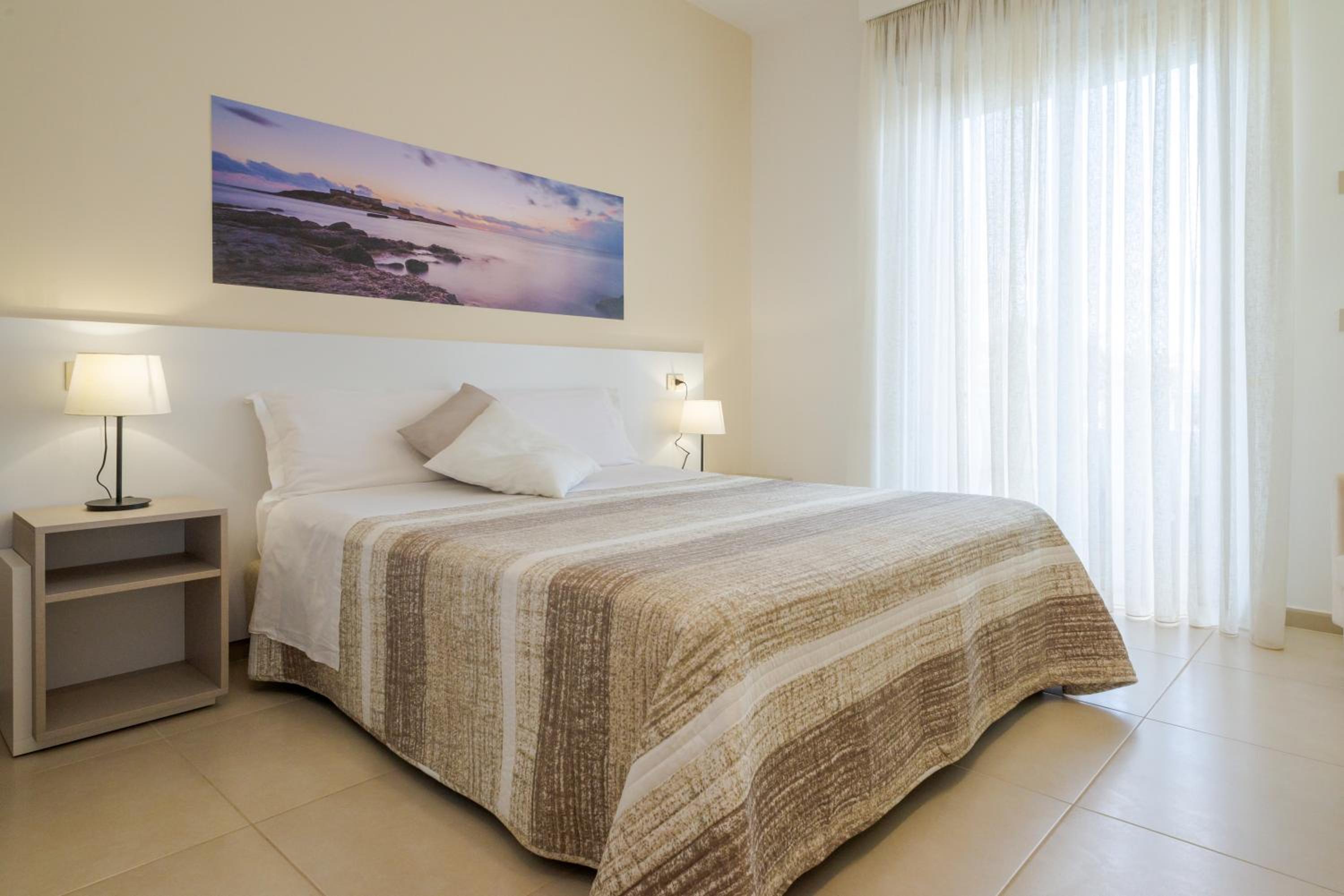Classic Double Room with Balcony photo 2