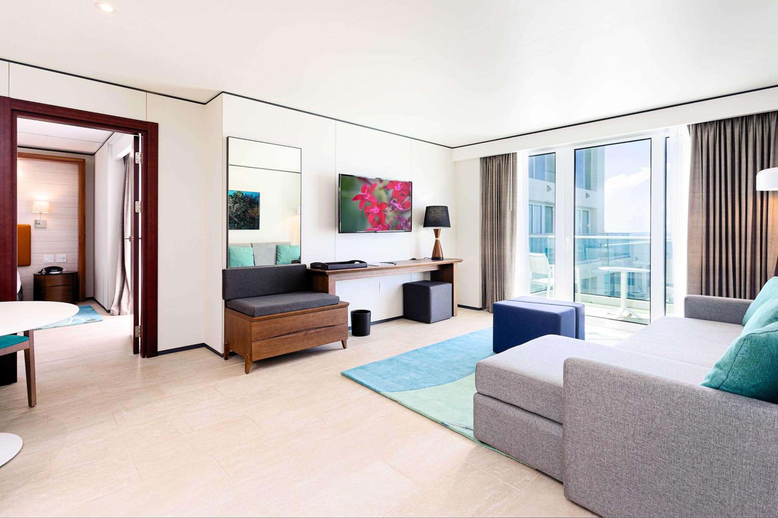 1 Bedroom Ocean View Suite - Photo 1