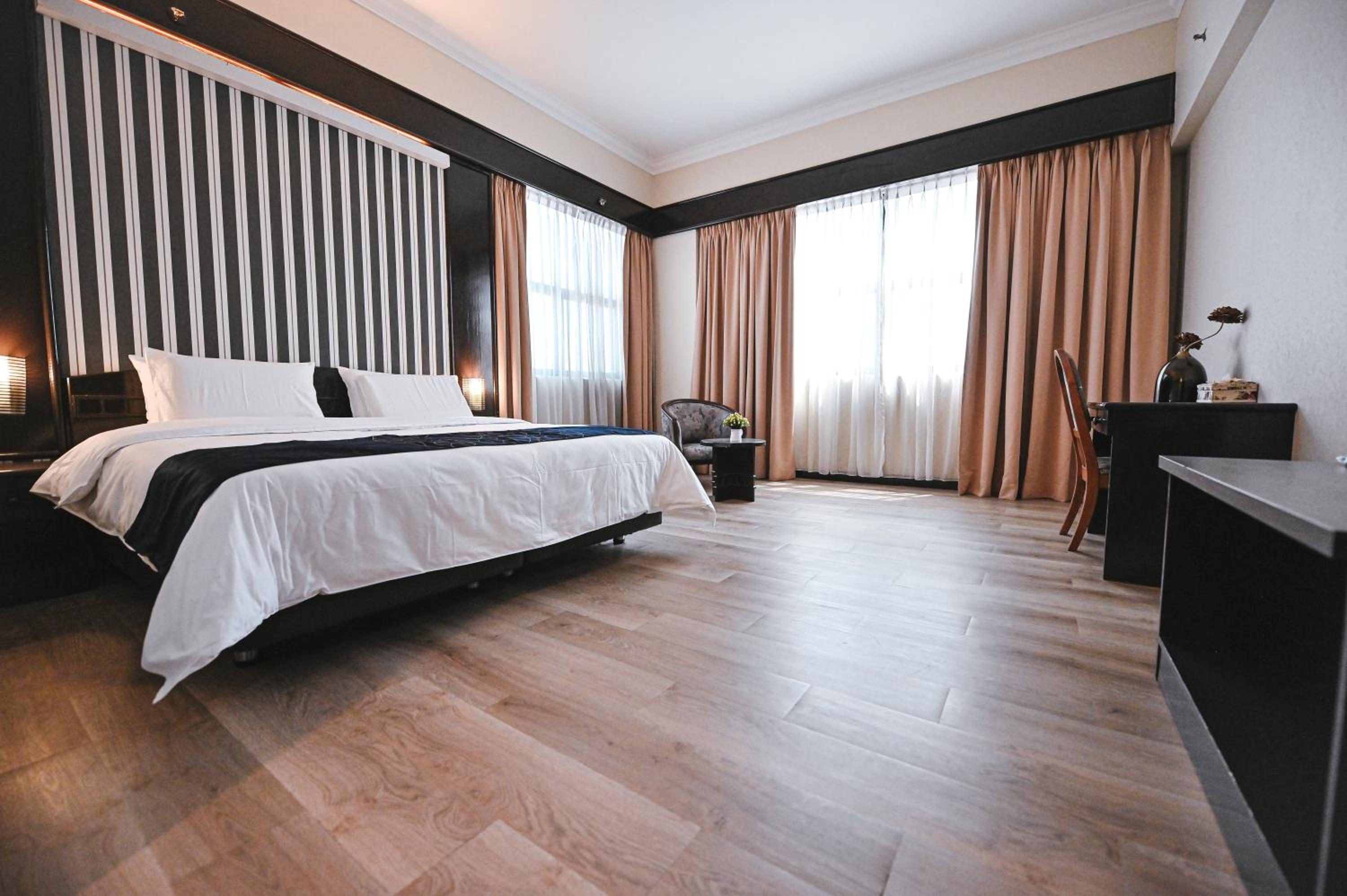 Superior King Room - Photo 1