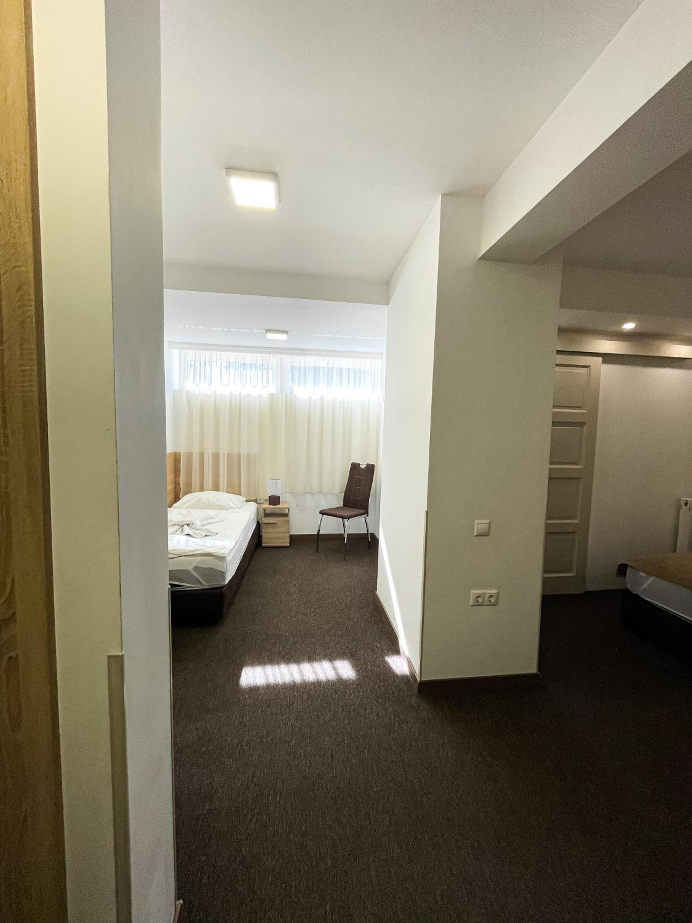 Triple Room - Disability Access - Photo 2