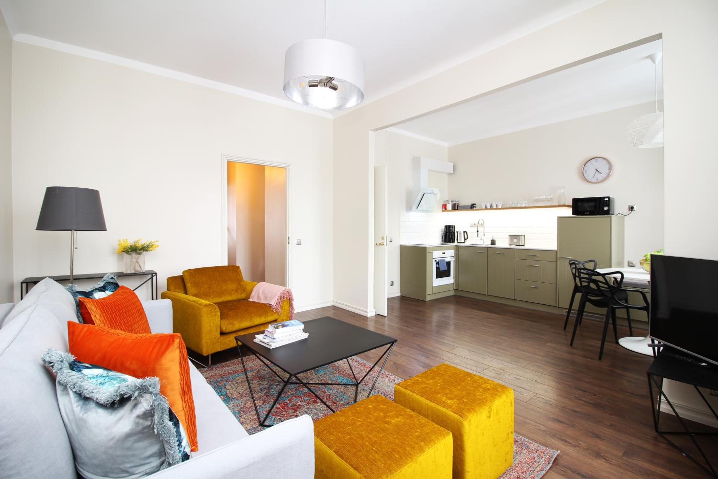 Two-Bedroom Apartment with City View photo 2