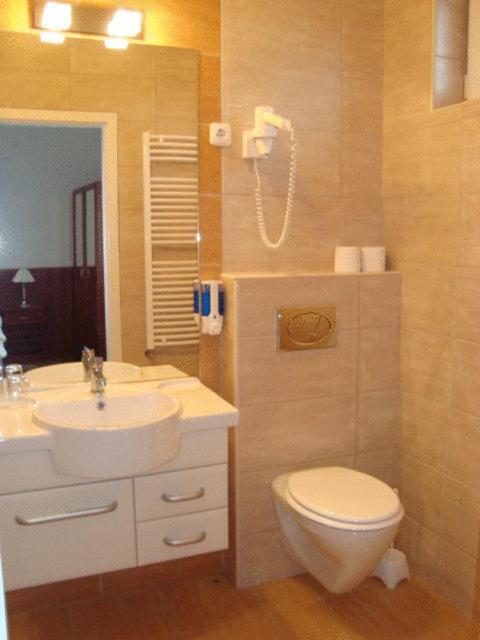Quadruple Room - Photo 6