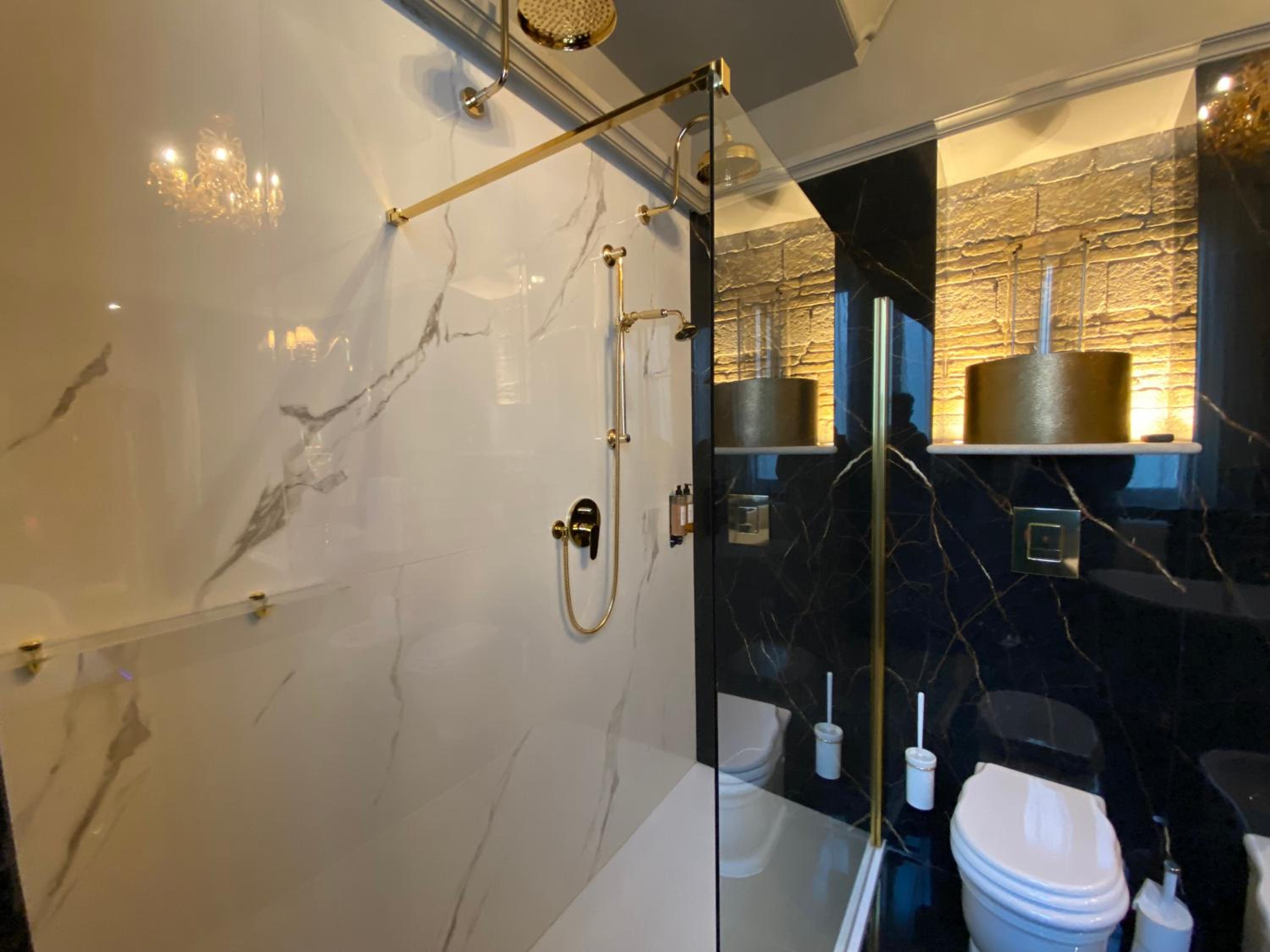Superior King Room - Photo 2