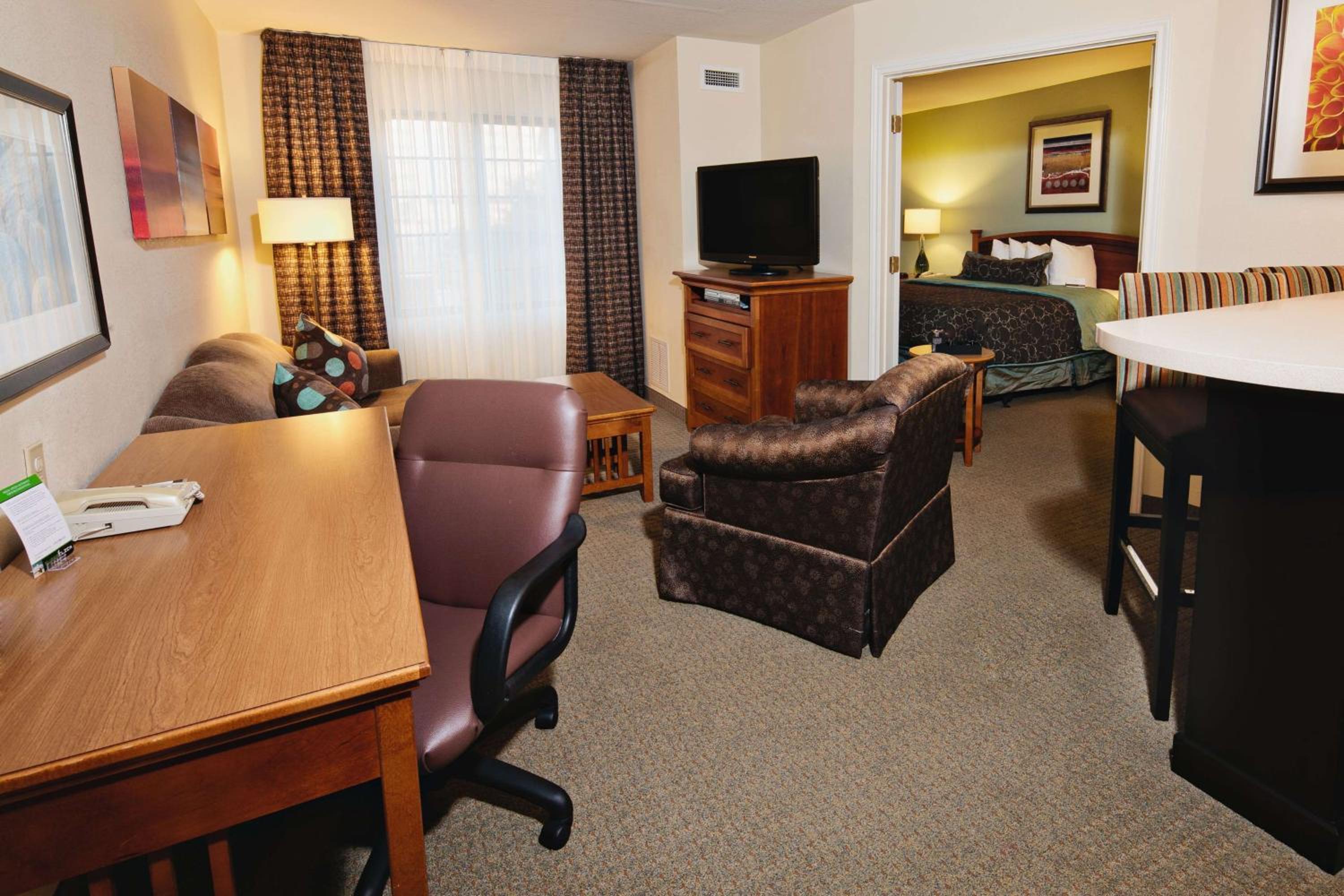 One-Bedroom King Suite - Photo 2