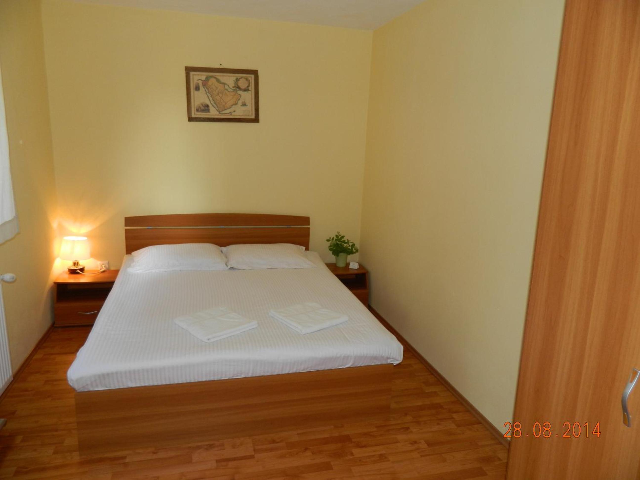 Standard Double Room With Shared Bathroom photo 1