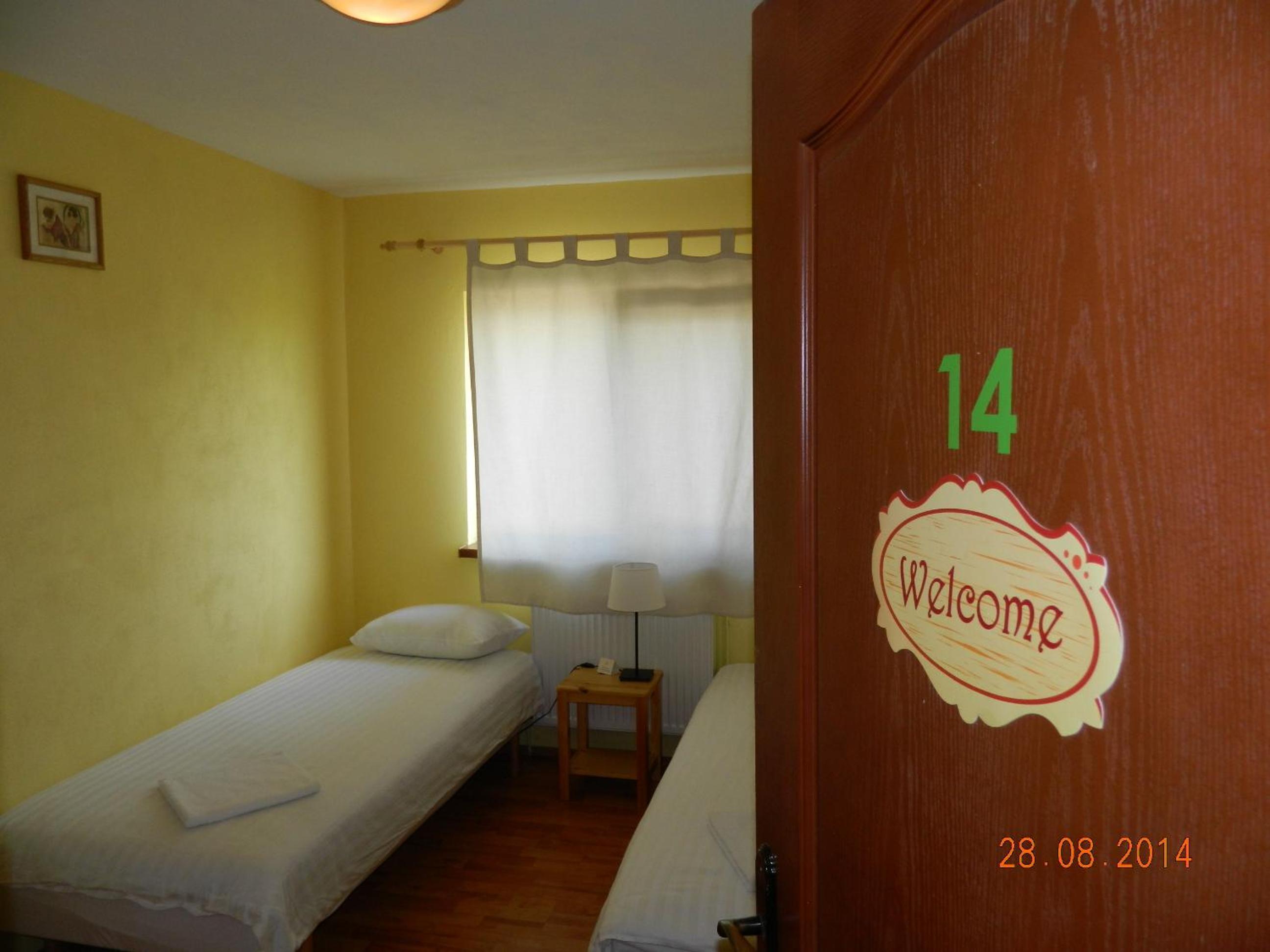 Double Or Twin Room With Private Bathroom photo 1