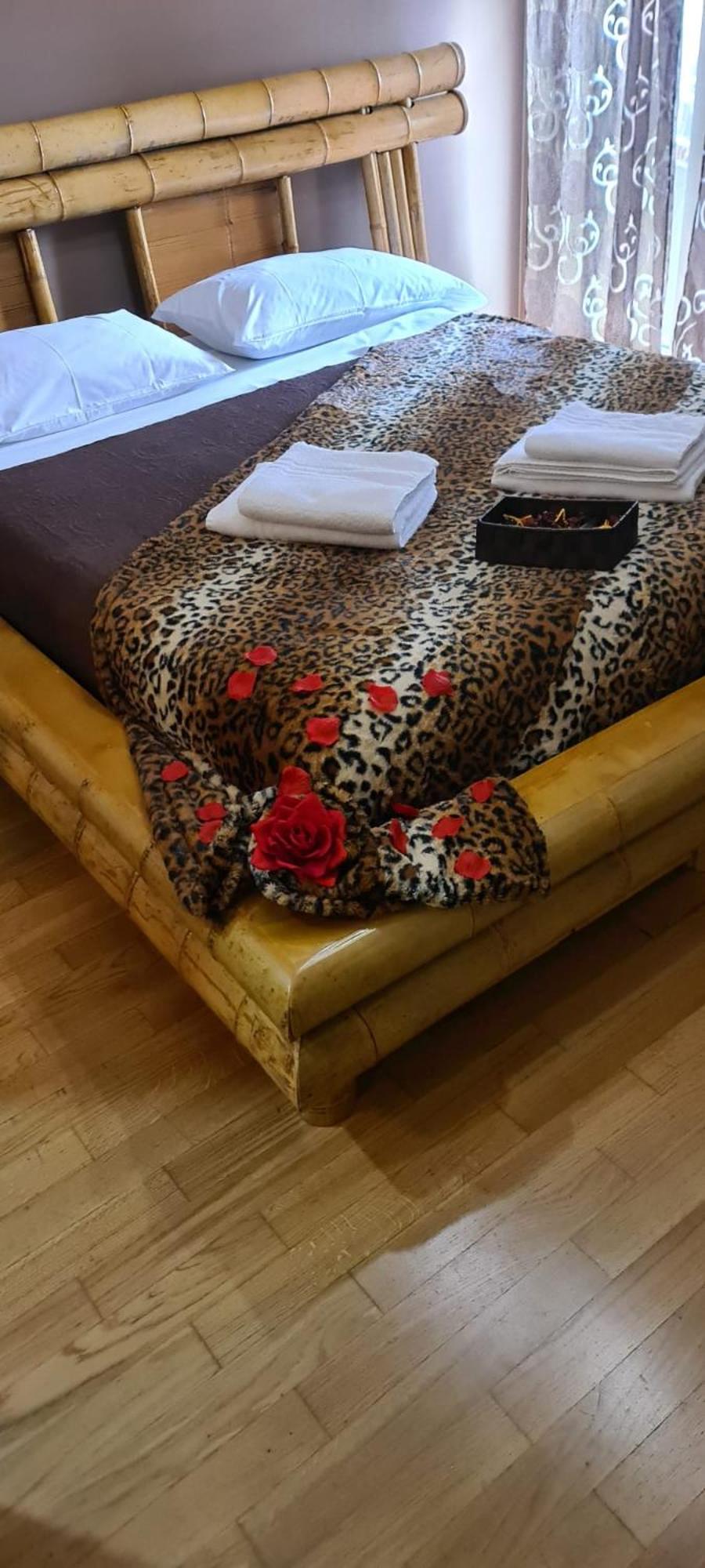 Double Room - Photo 14