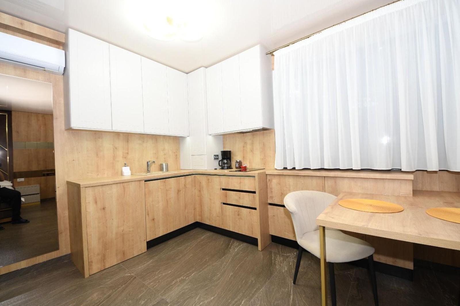 One-Bedroom Apartment photo 2