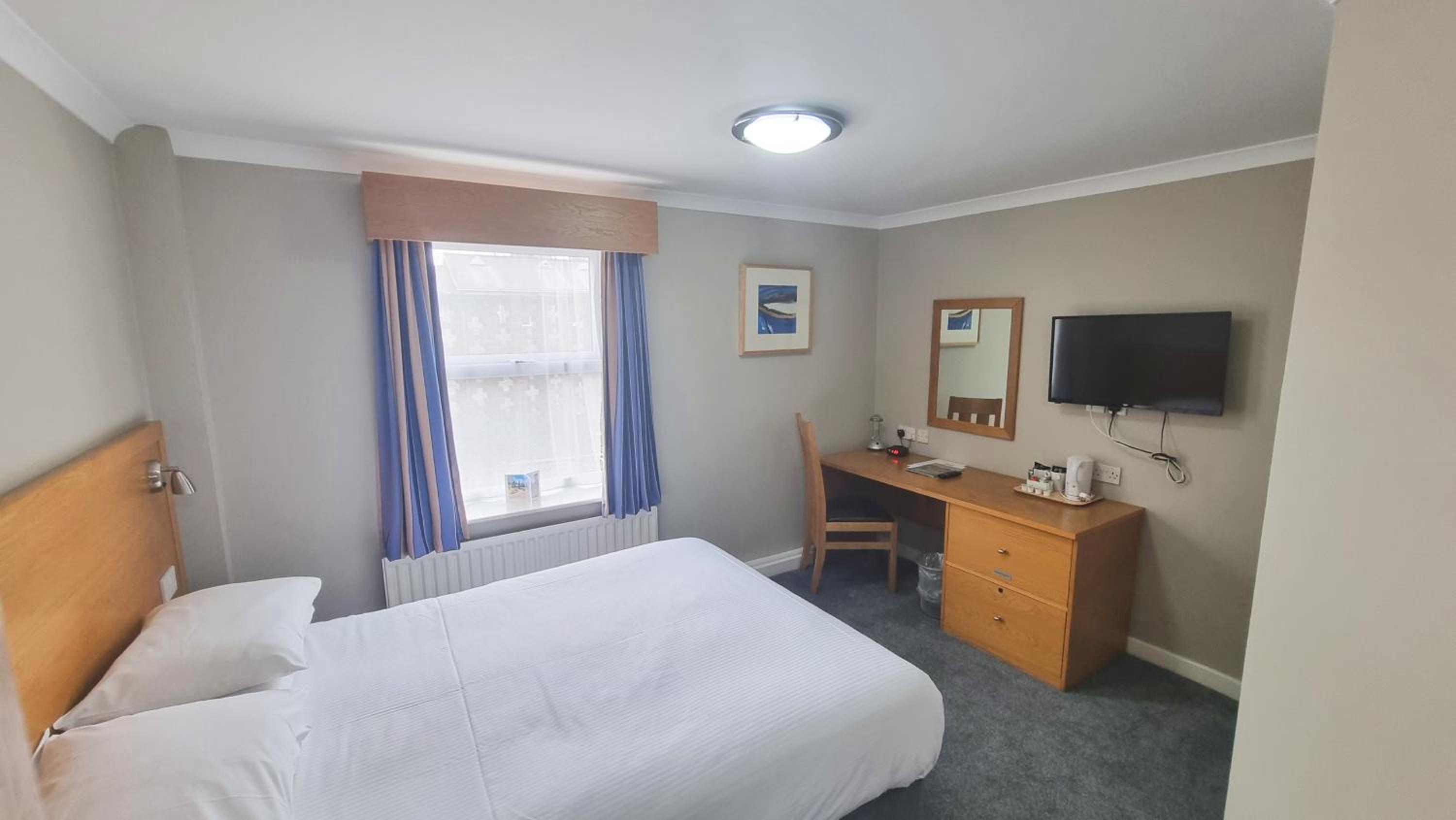 Standard Double Room - Photo 1