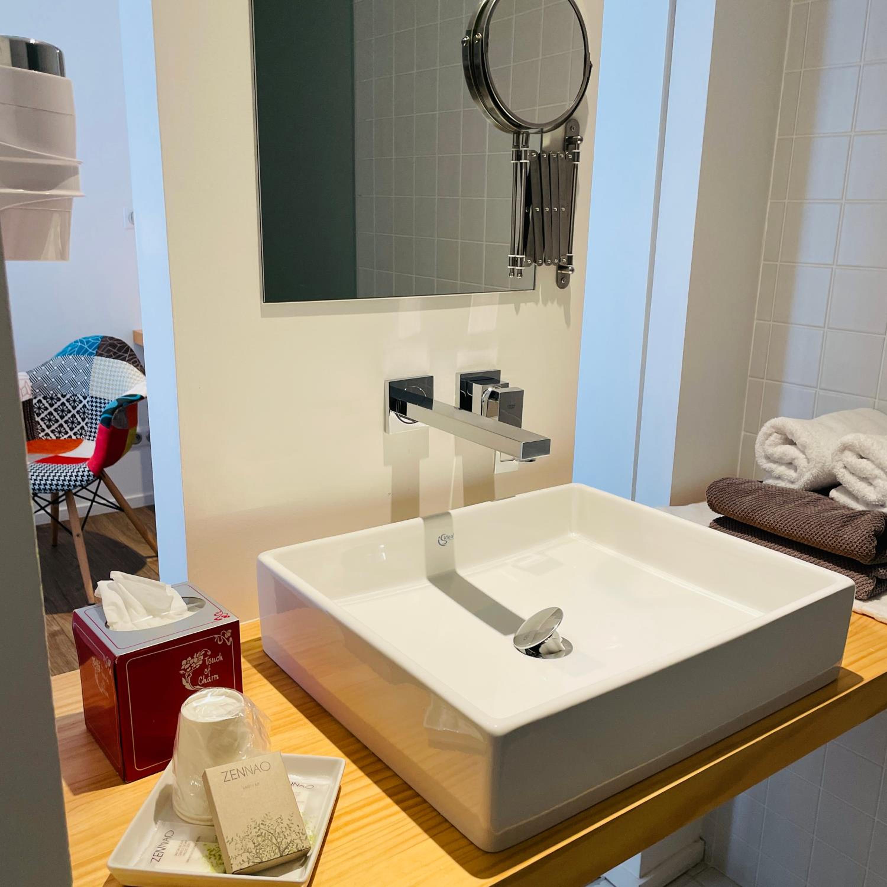 Twin Room with Shower - Photo 5