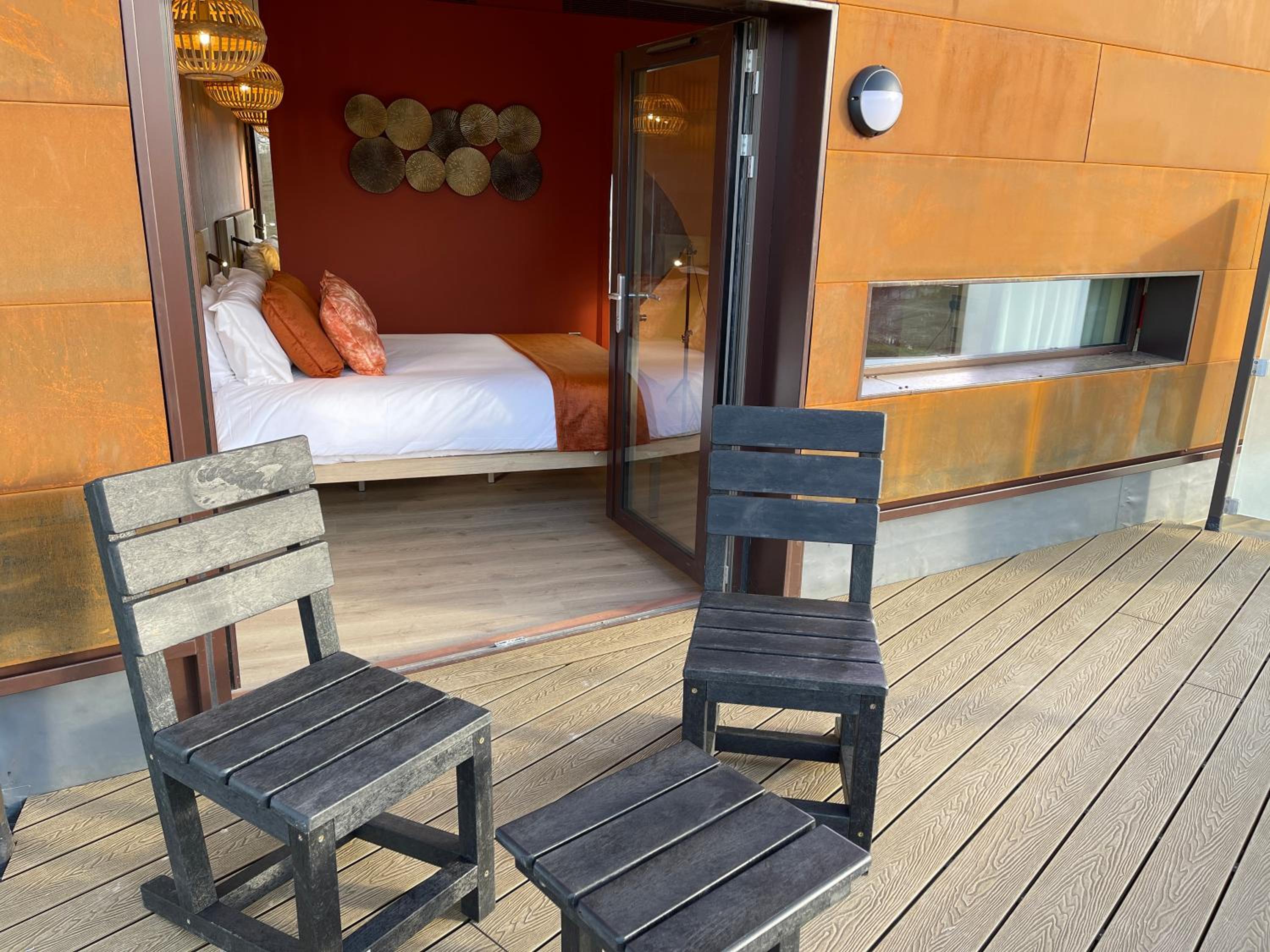Suite with Balcony – Park Side - Photo 6