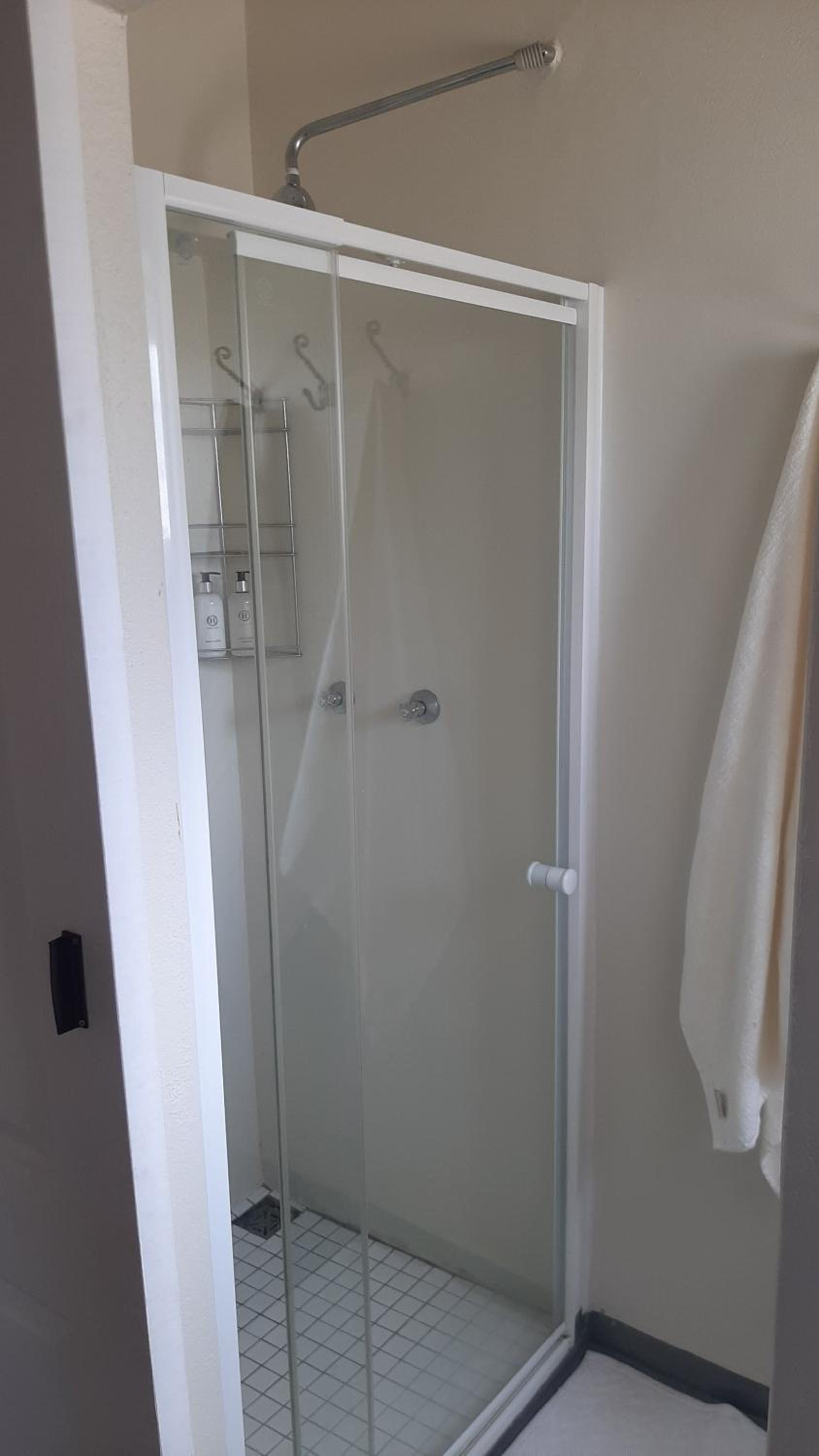 One-Bedroom Apartment - Photo 12