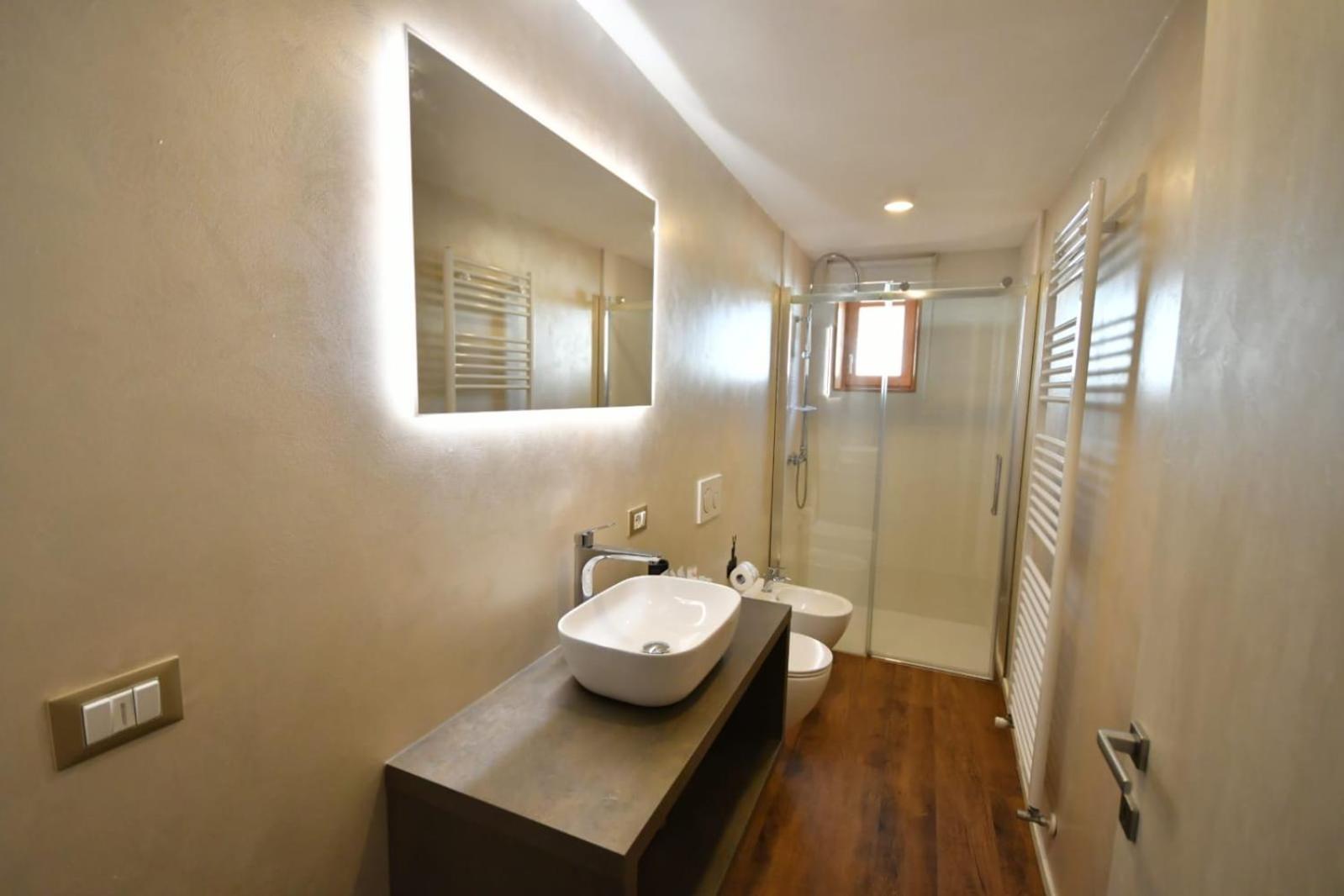 Apartment with Mountain View - Photo 2