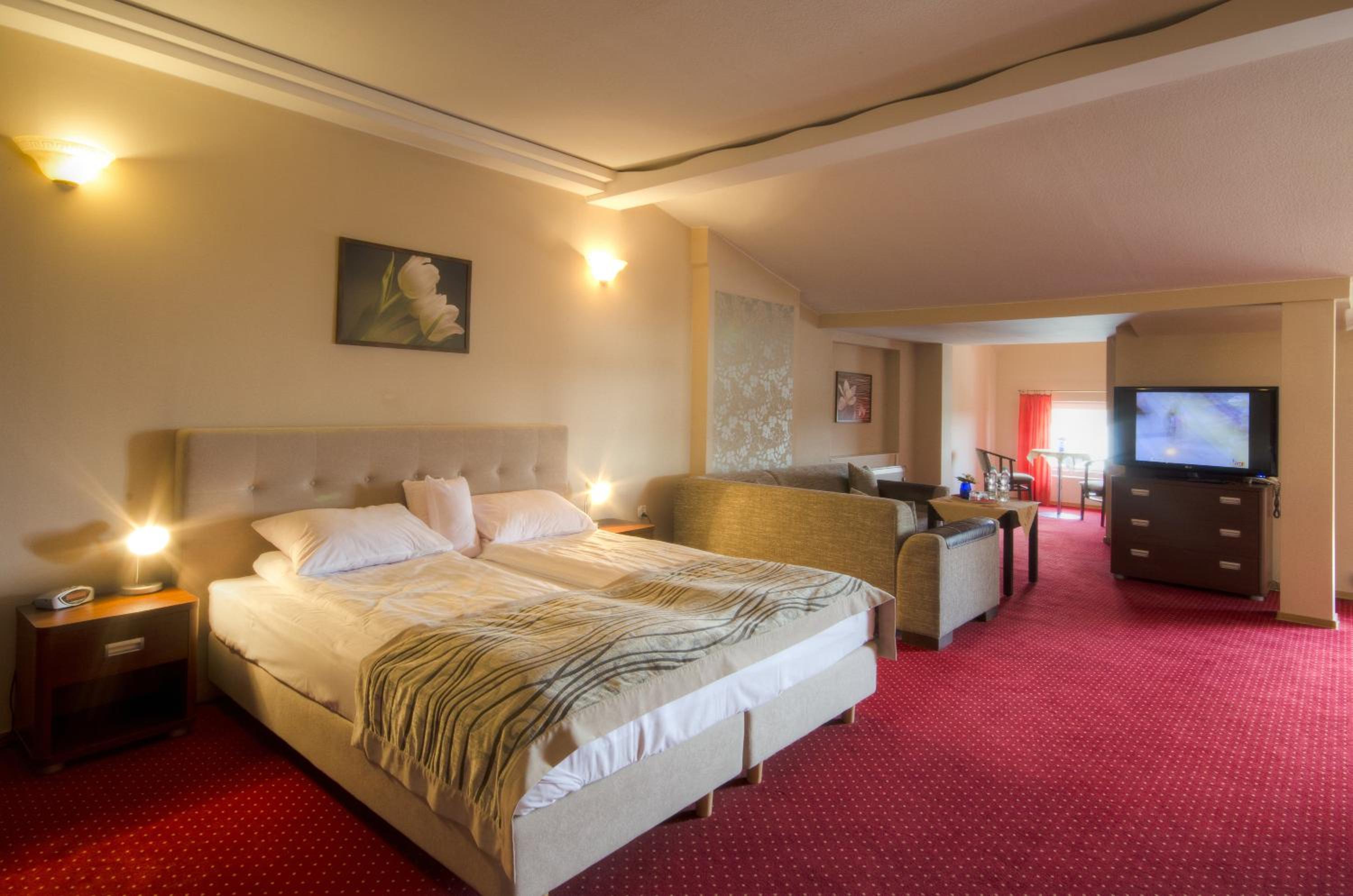 Superior King Room - Photo 5