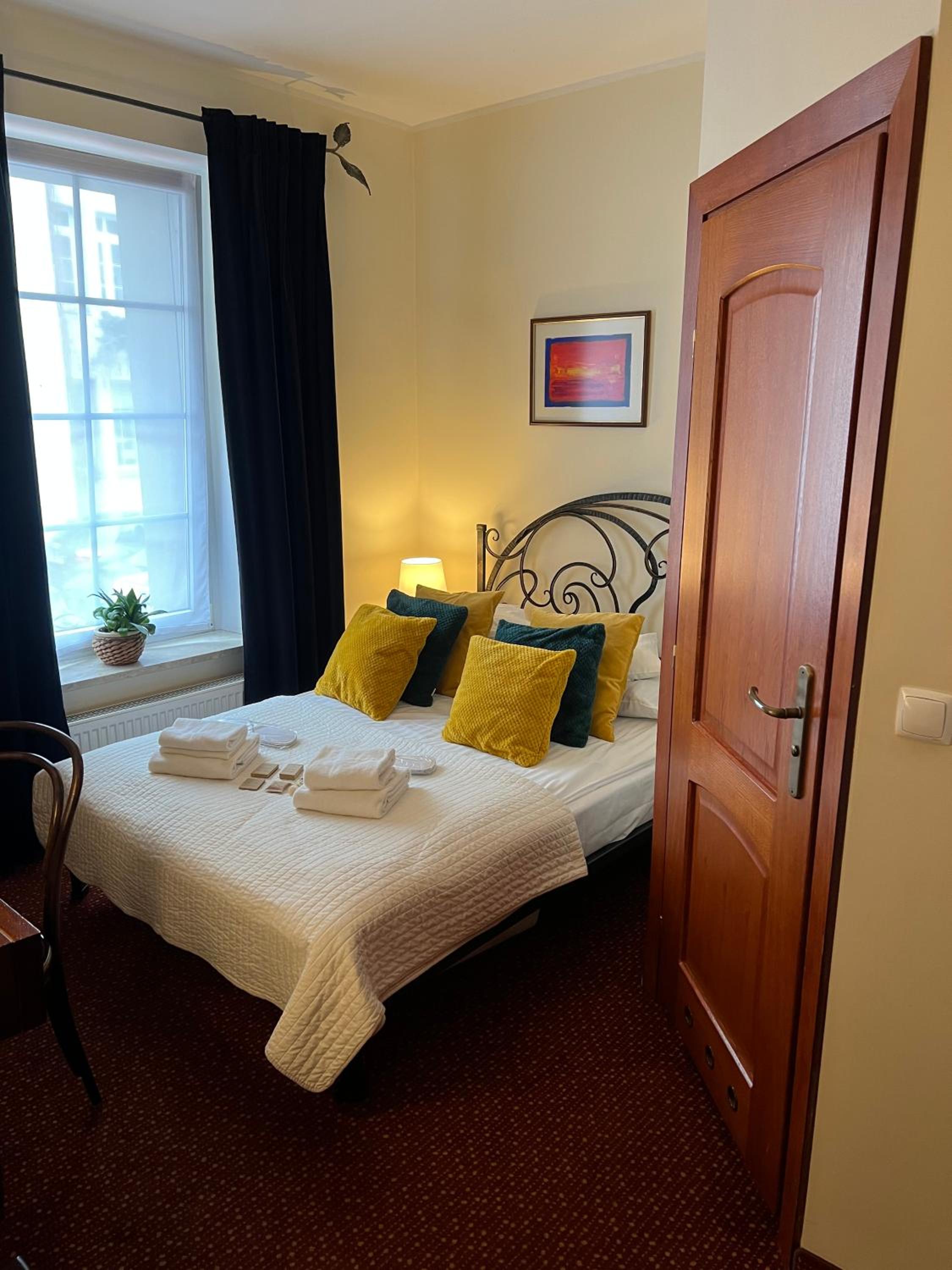 Standard Double Room - Photo 1