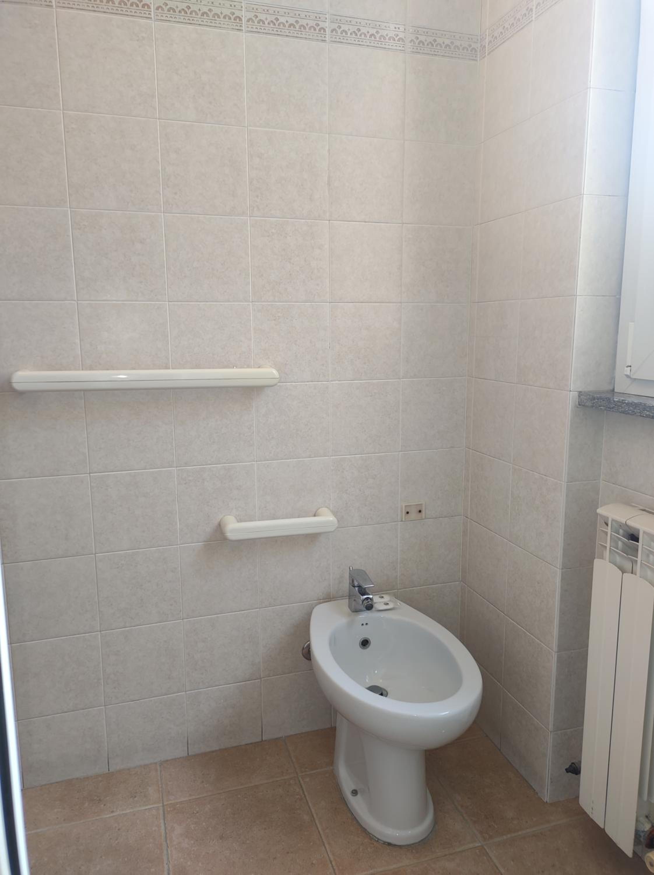 Large Double Room - Photo 5