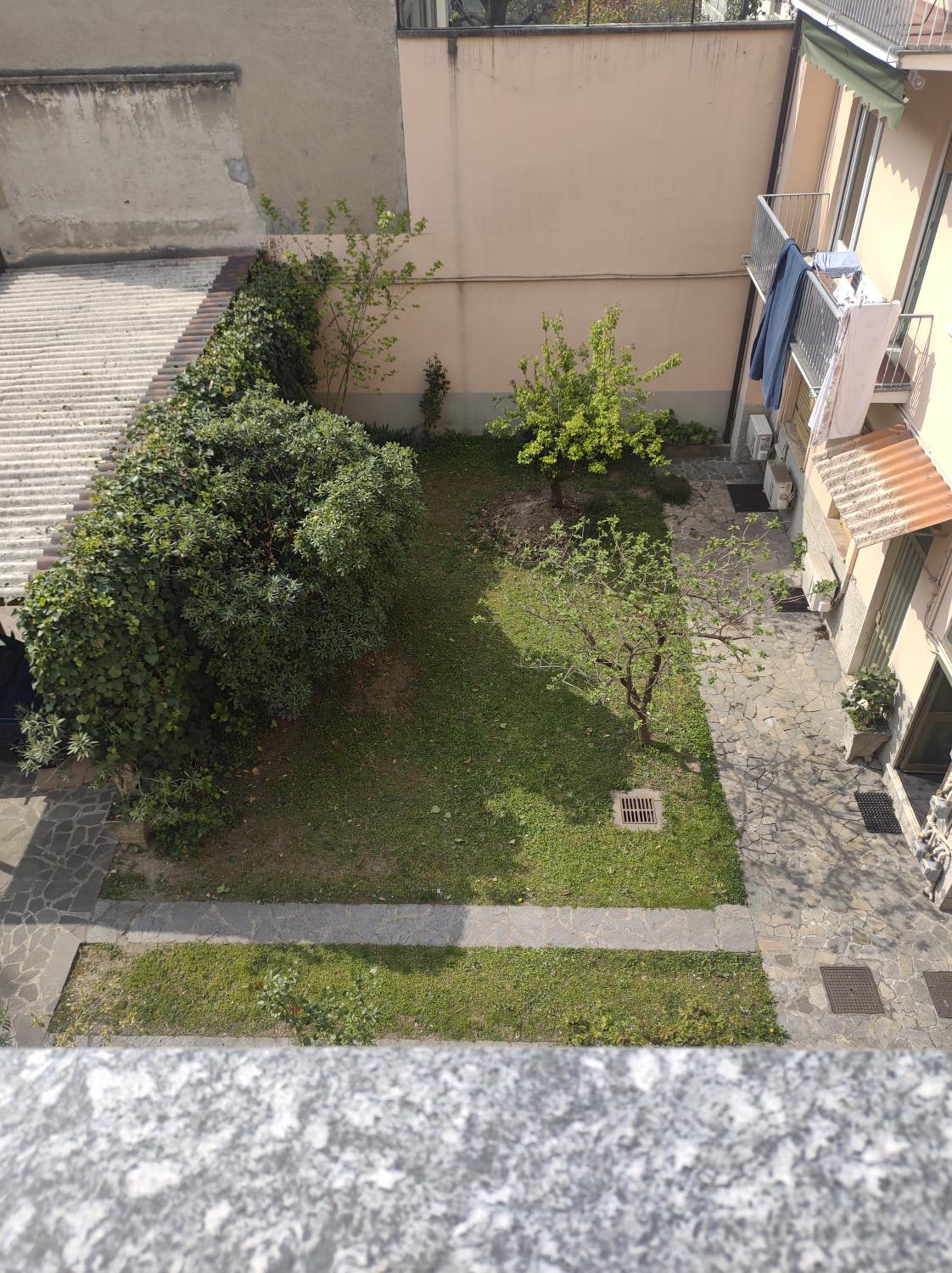 Large Double Room - Photo 2