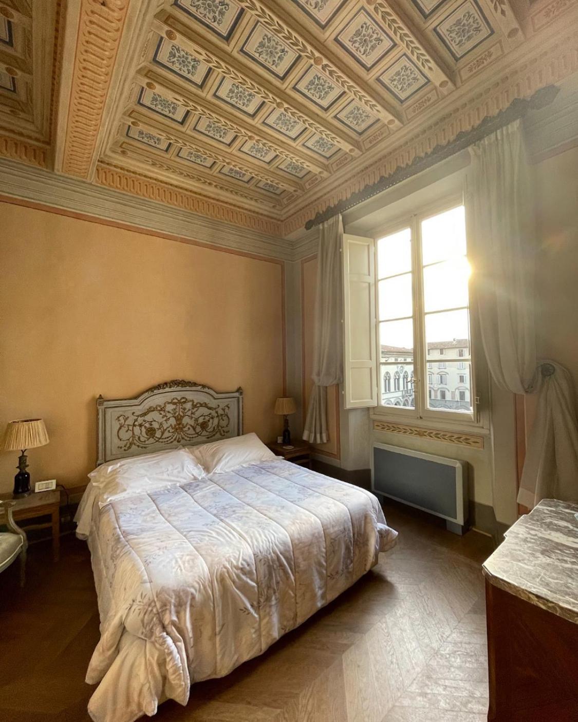 Suite with City View - Photo 6