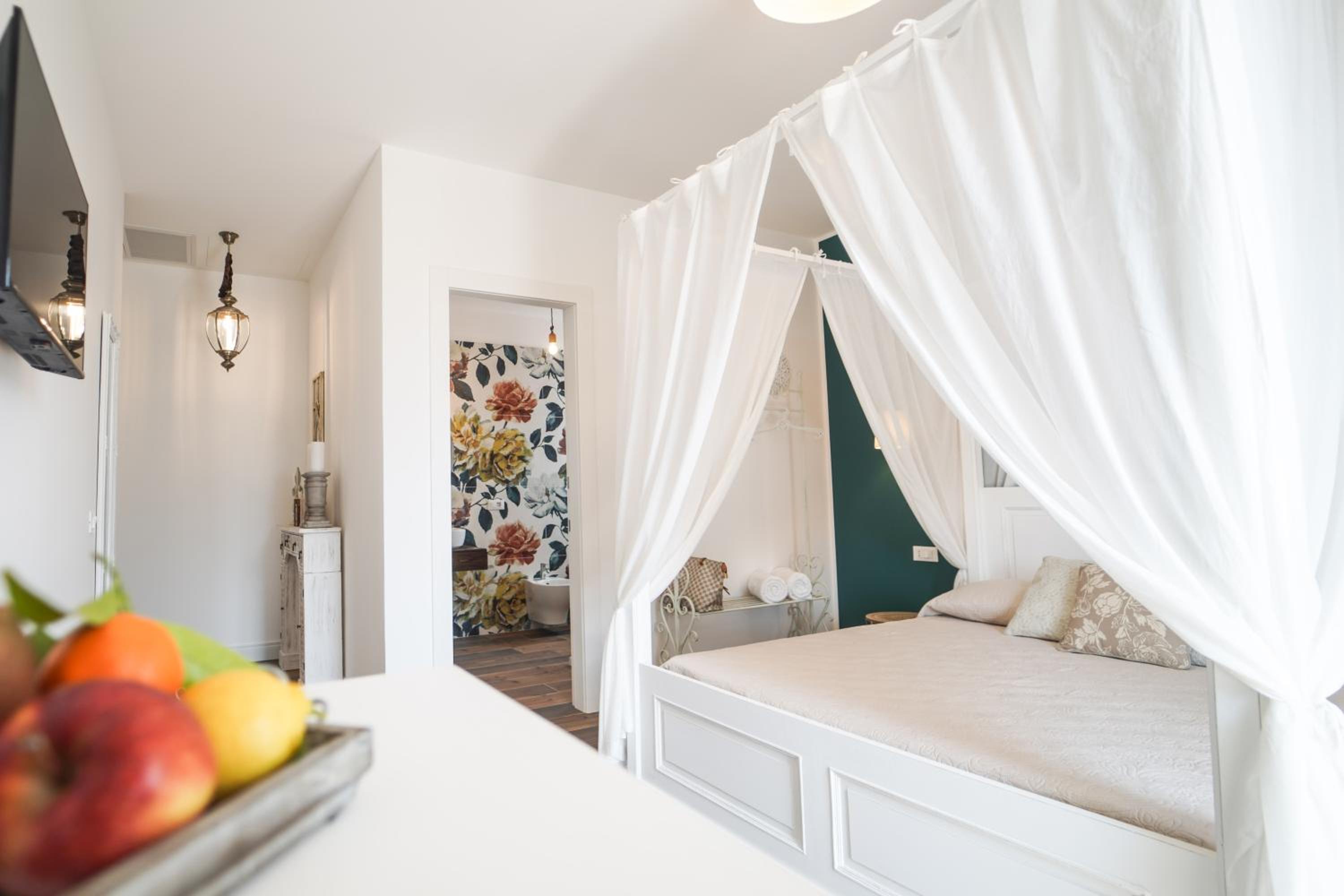 Double Room with Private Bathroom photo 2