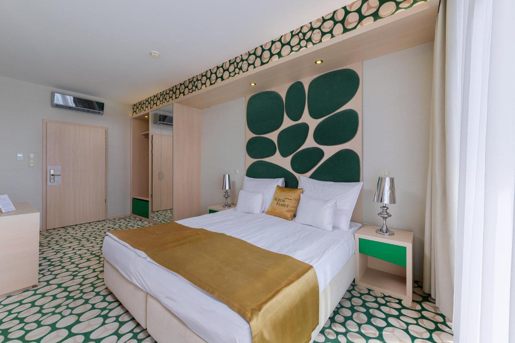 Superior Room (2 Adults + 1 Child) photo 1